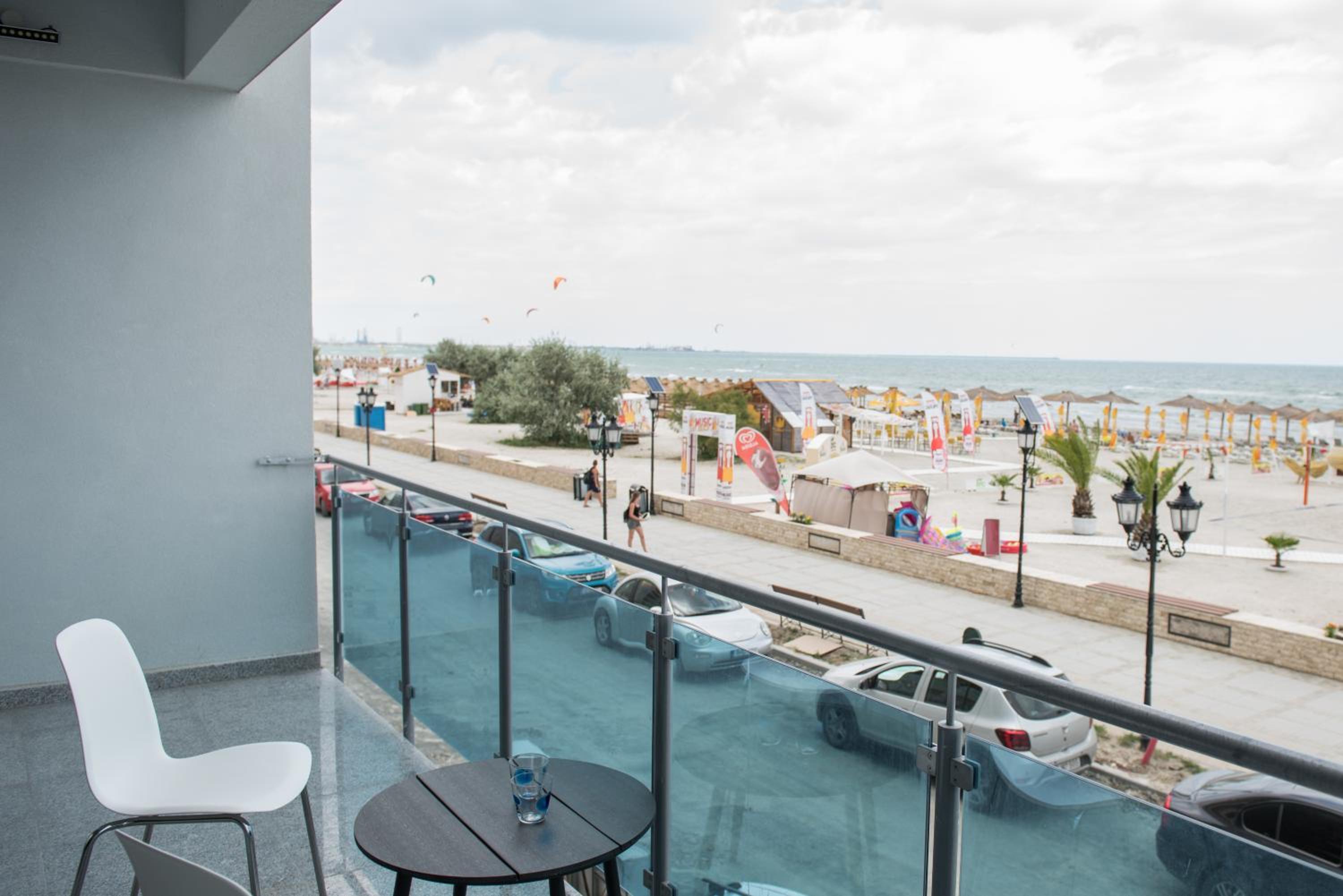 WAVE 1 Promenada Apartments view 4