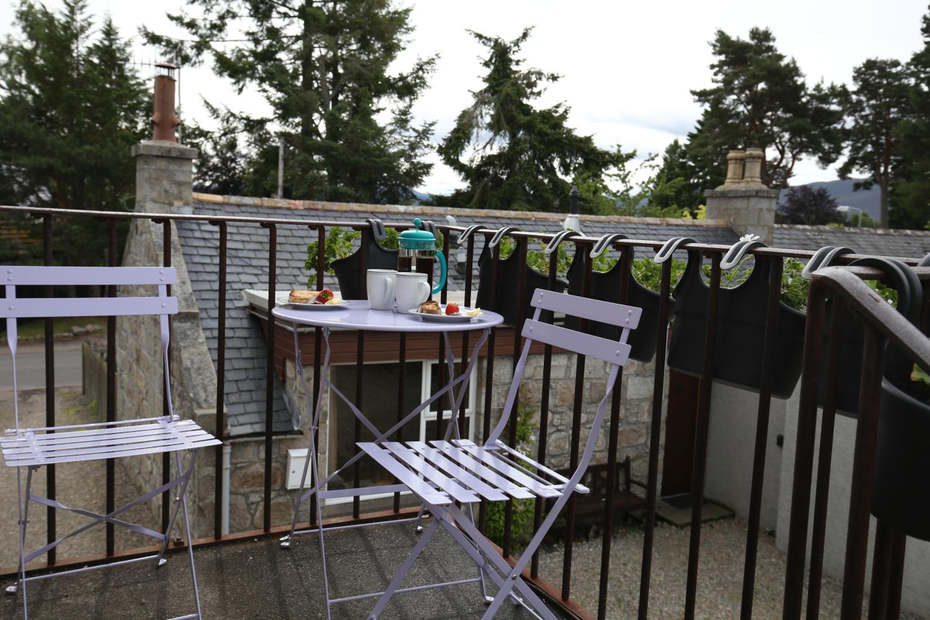 High Terrace Apartment