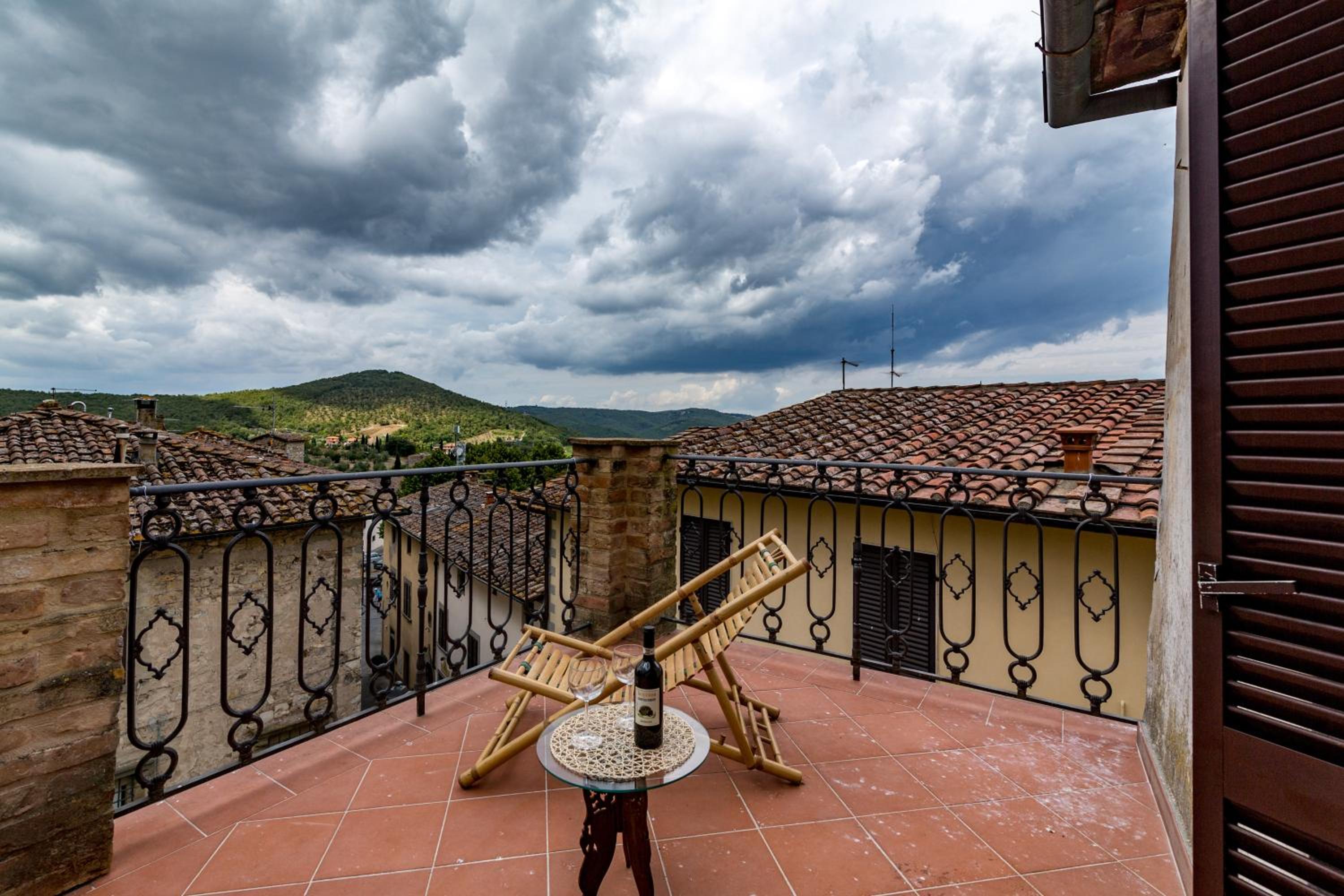 ART REBUS Tower in Tuscany view 4