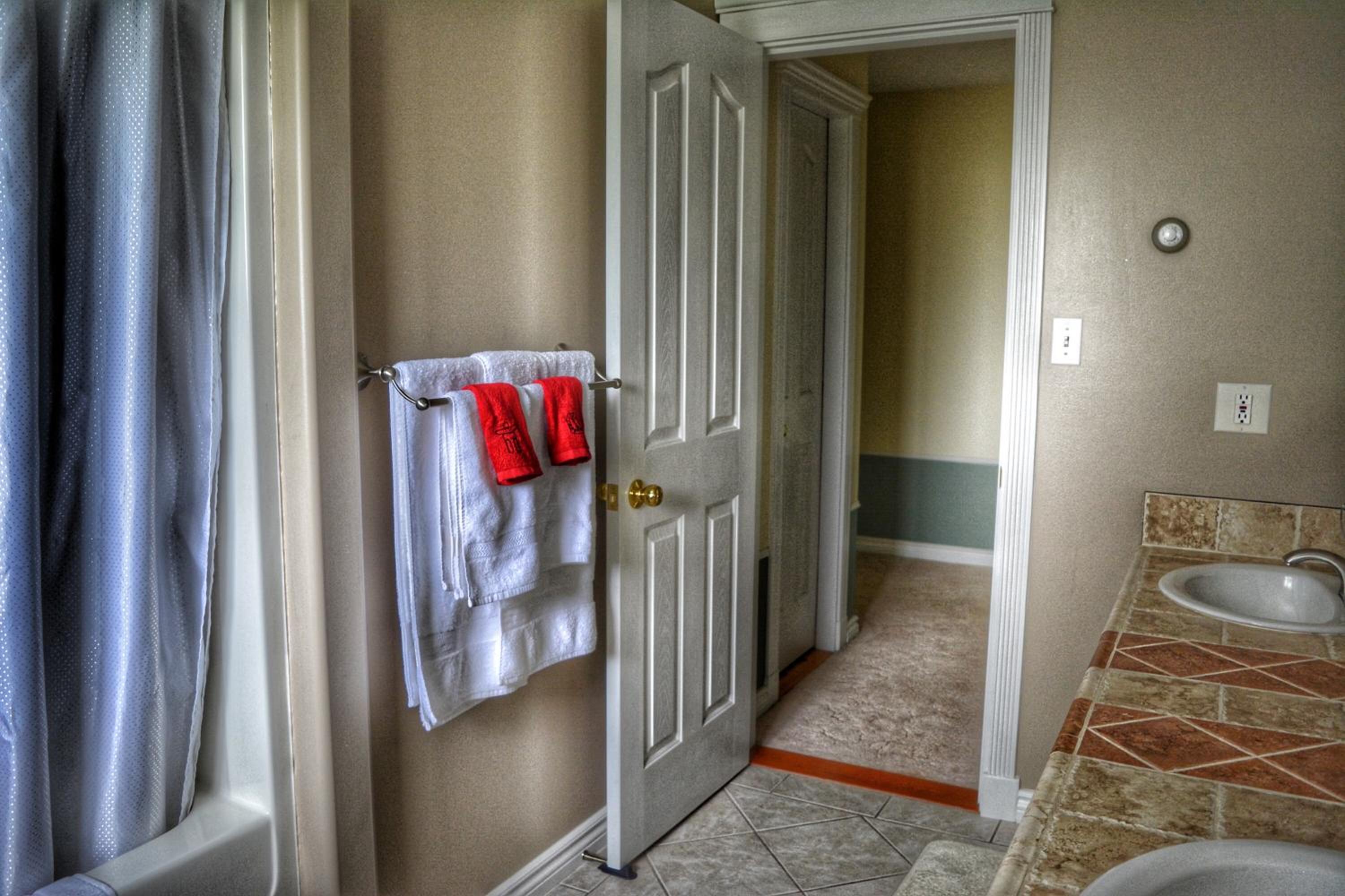 Sunny Shuswap B&B