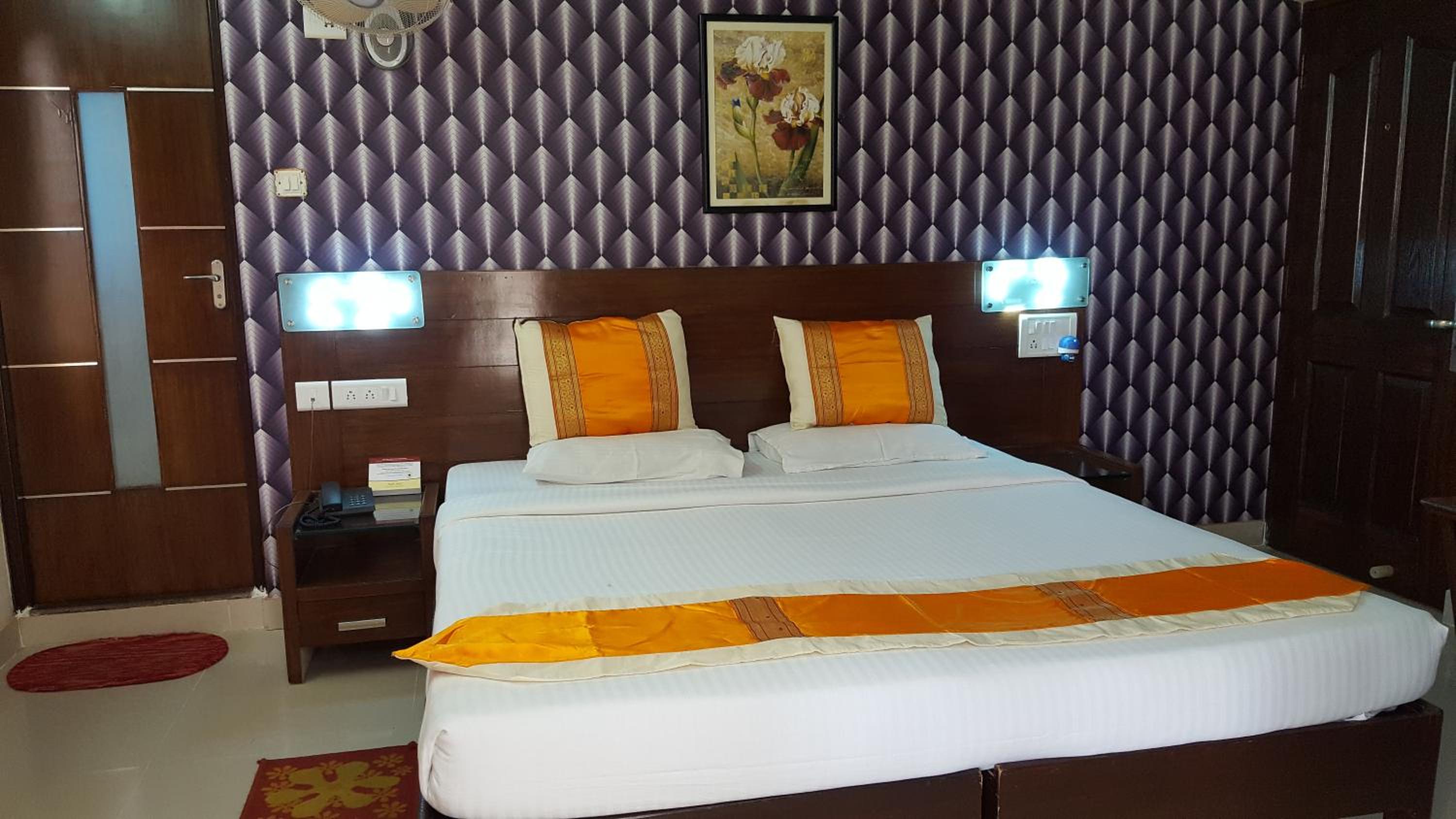 Maple Suites