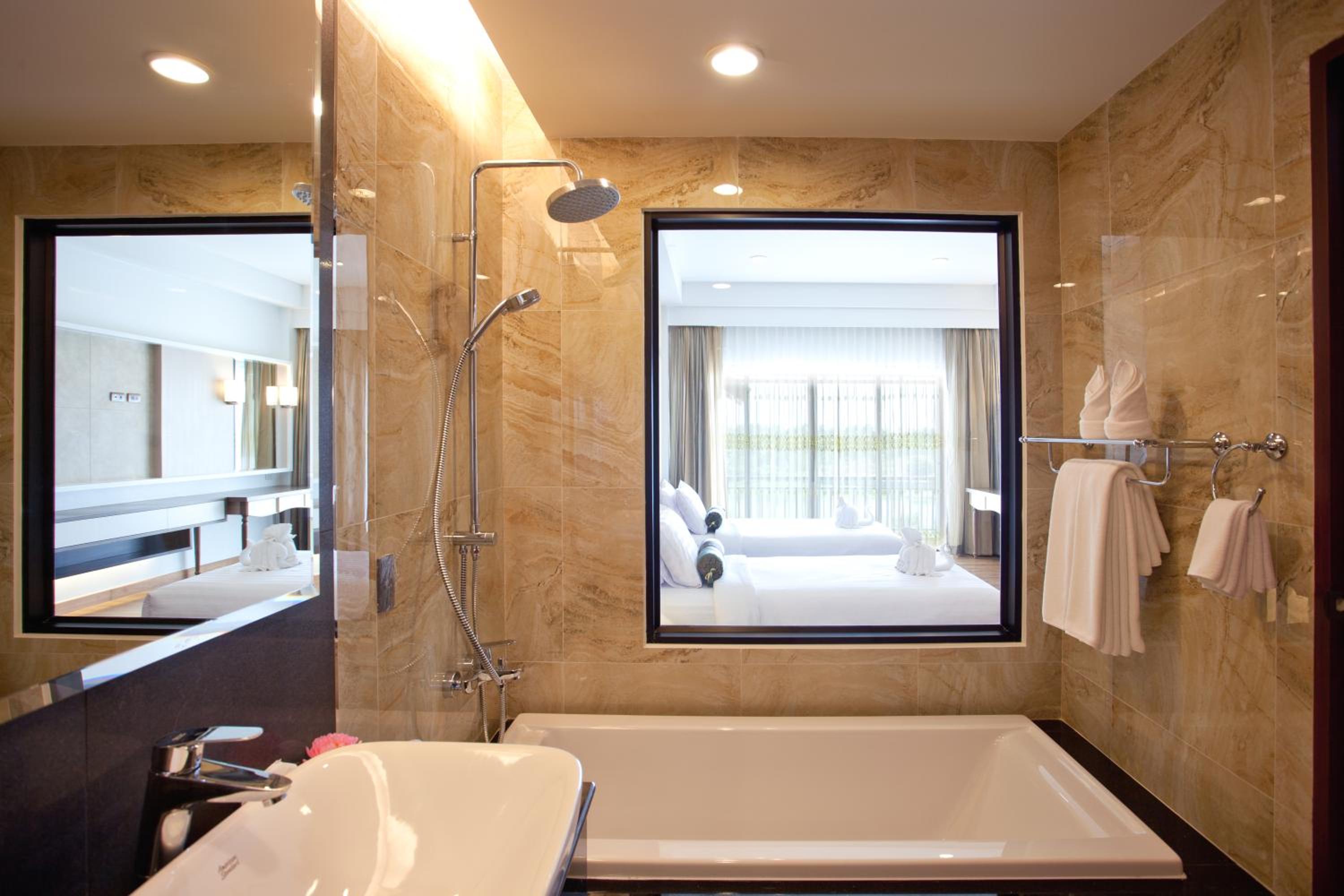 RK Riverside Resort & Spa (Reon Kruewal)