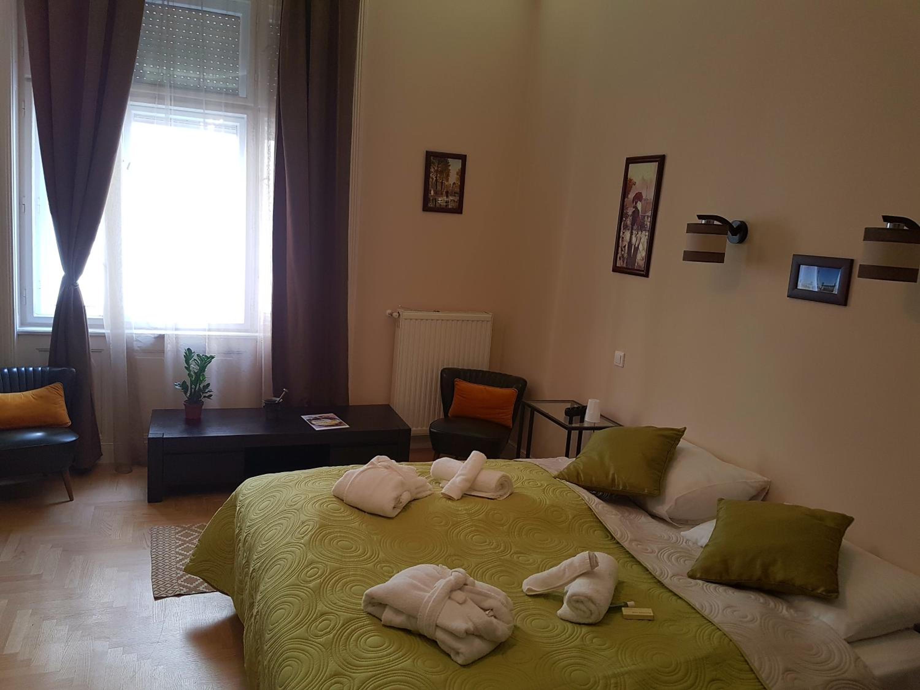 Photo 33