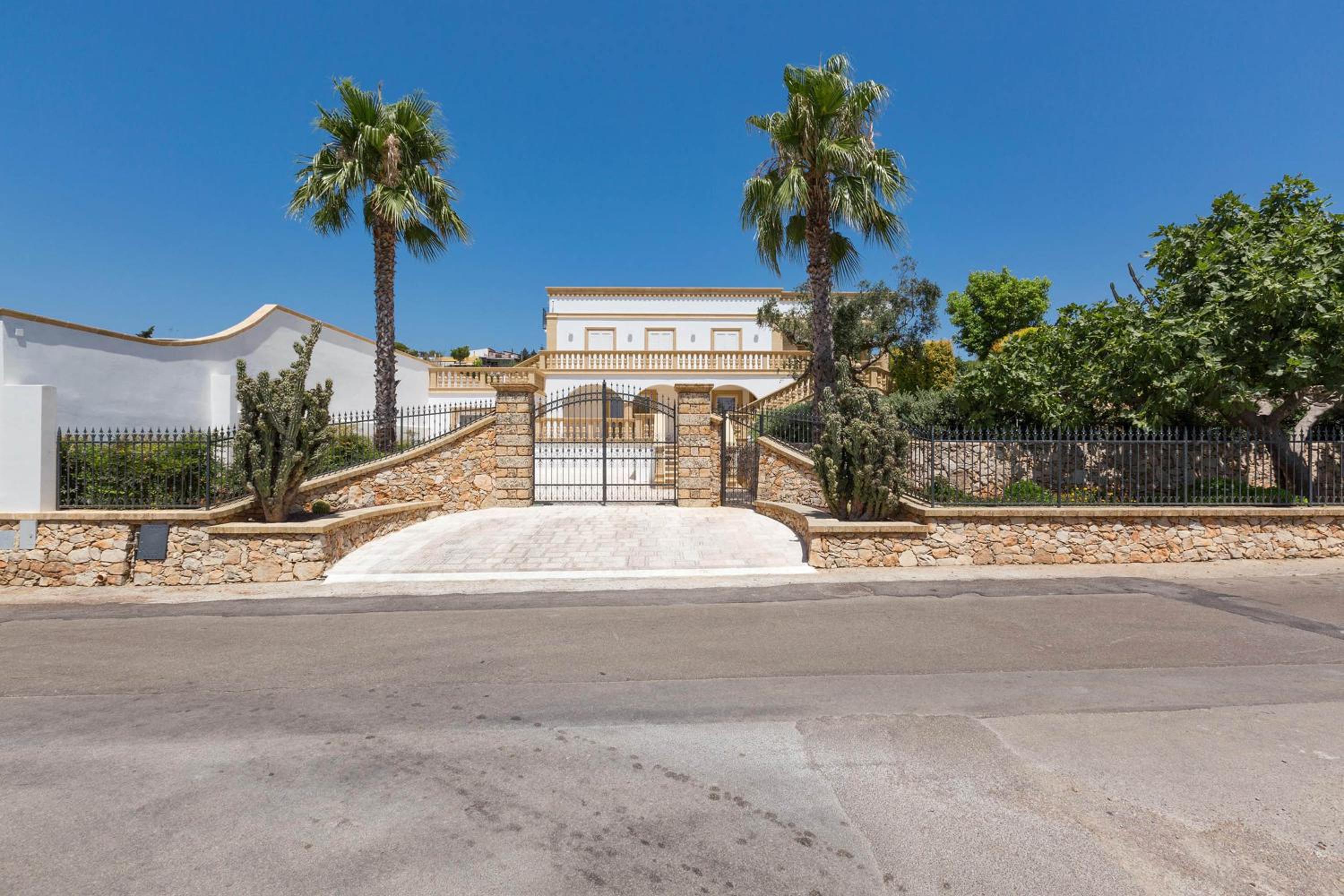 Villa Loran by Perle di Puglia