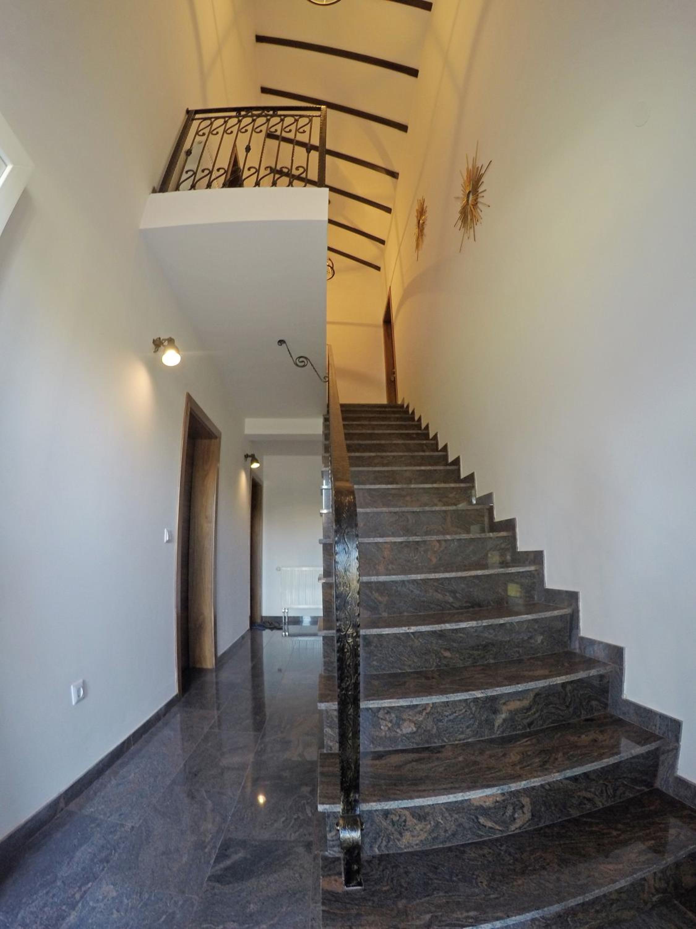 Black Queen Guesthouse view 3
