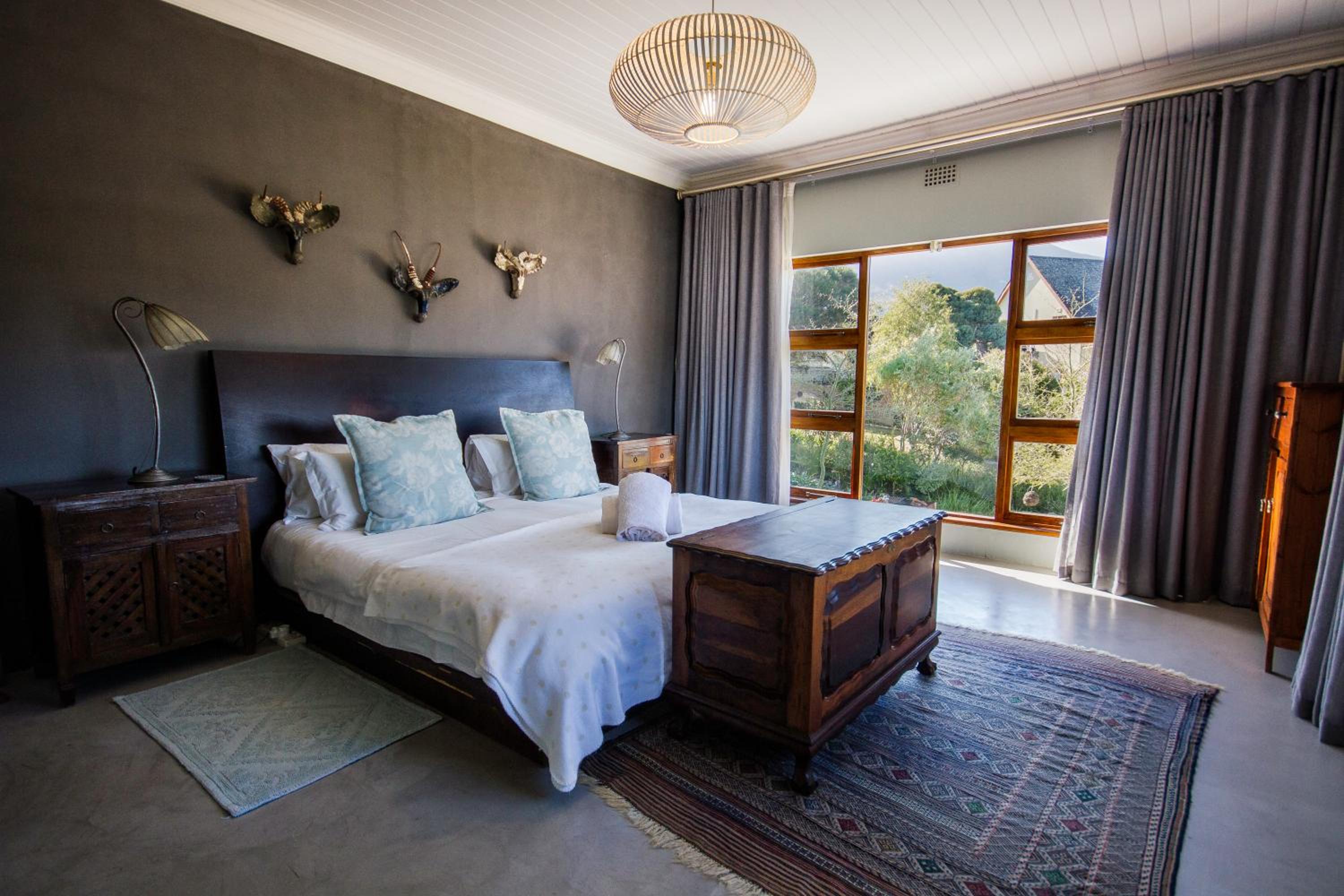 A Hilltop Country Retreat