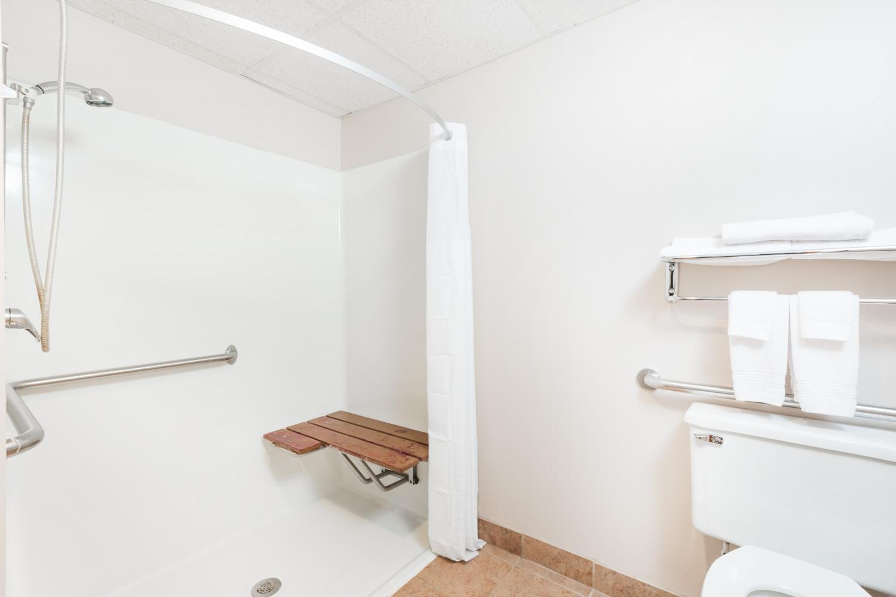 Super 8 by Wyndham Jefferson - Property Image 31