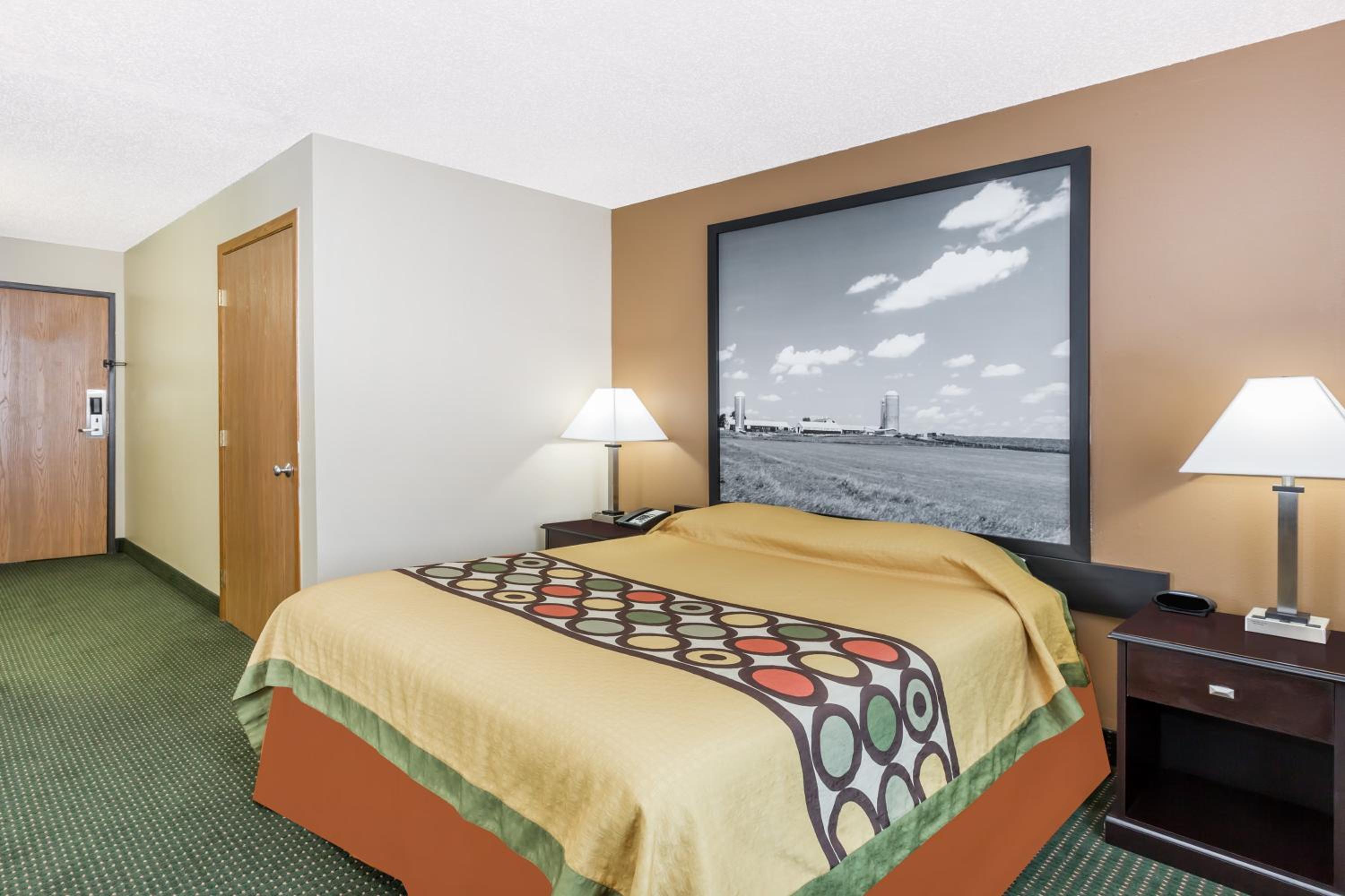 Super 8 by Wyndham Jefferson - Property Image 12