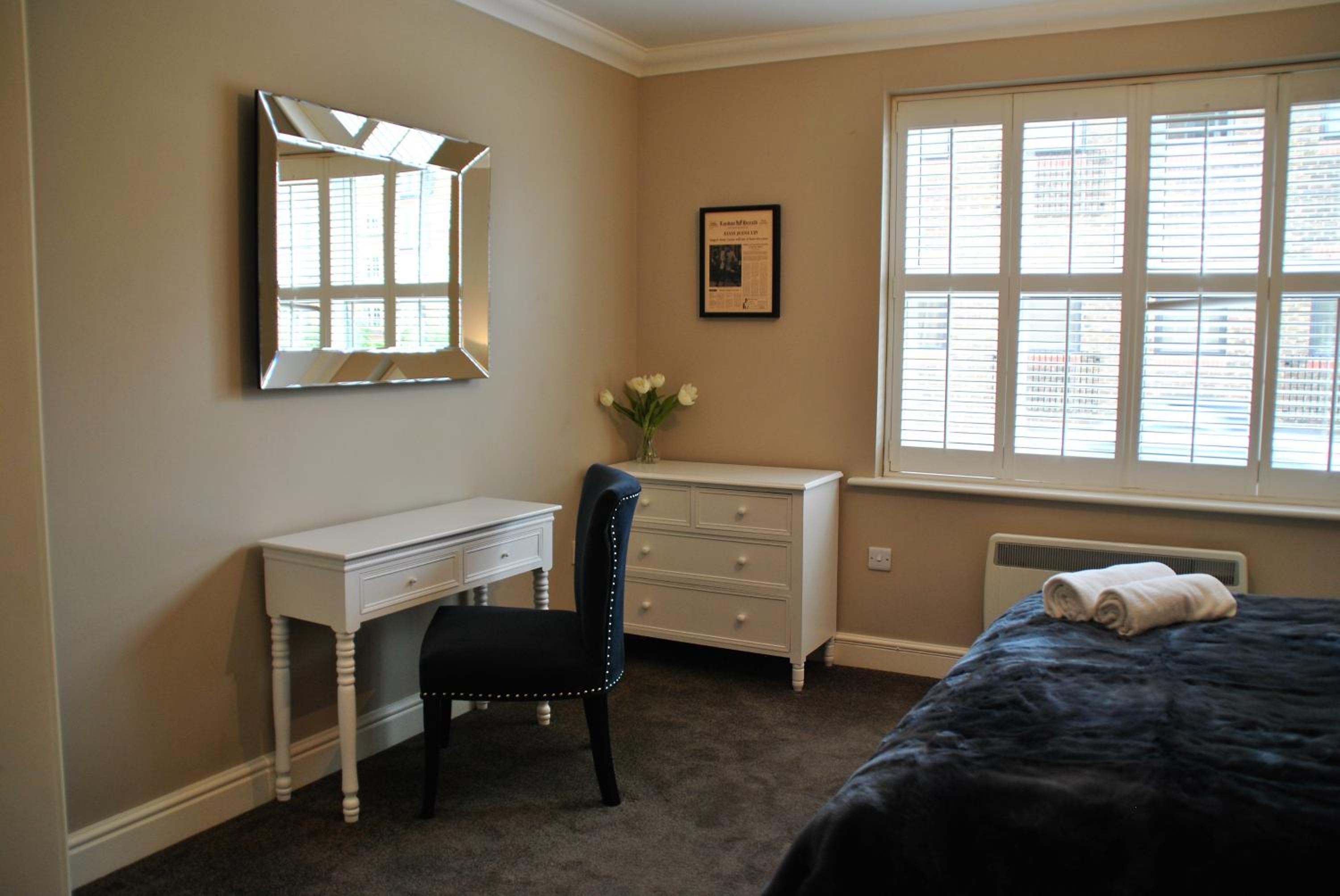Lord Raglan House One Bedroom with Parking