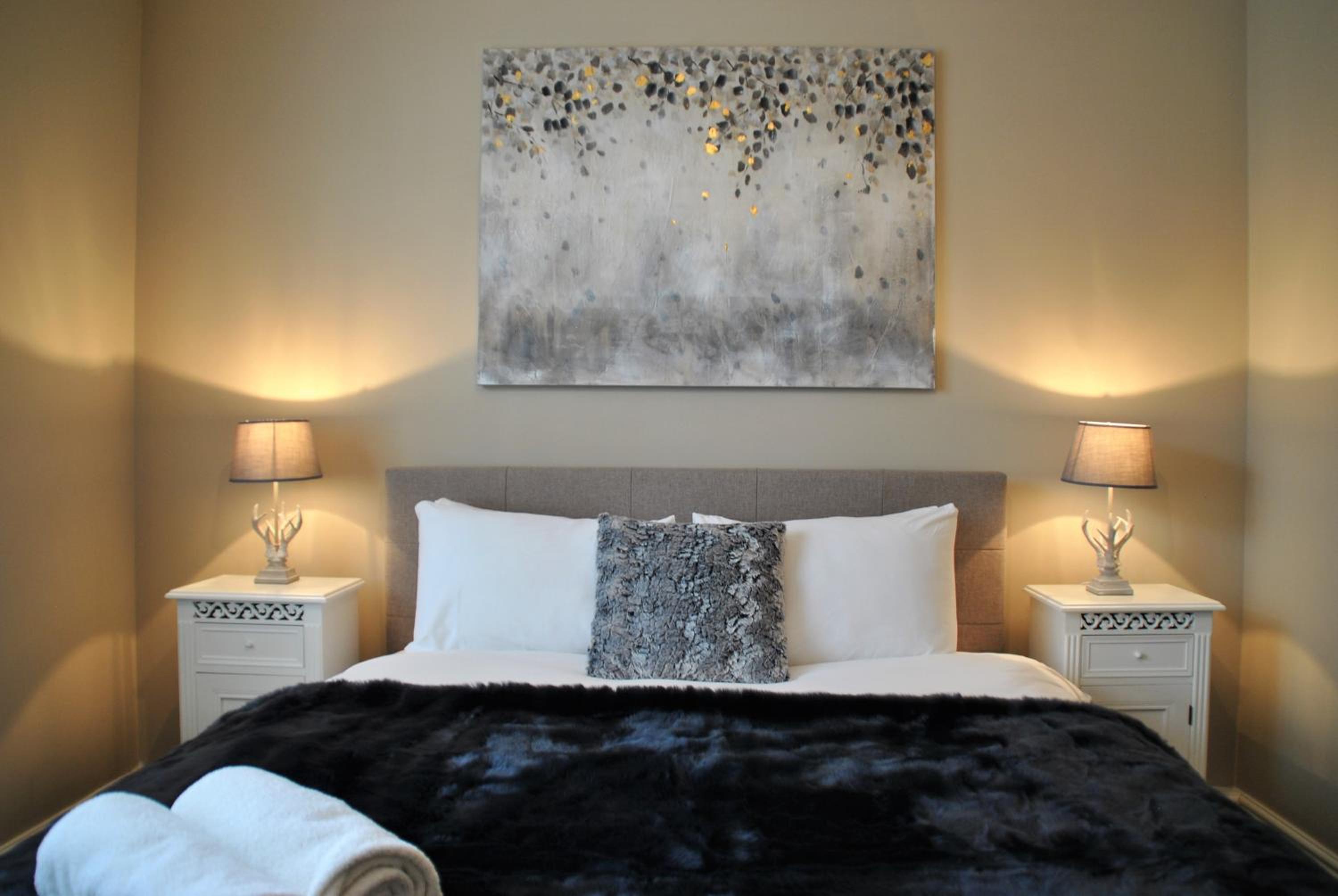 Lord Raglan House One Bedroom with Parking