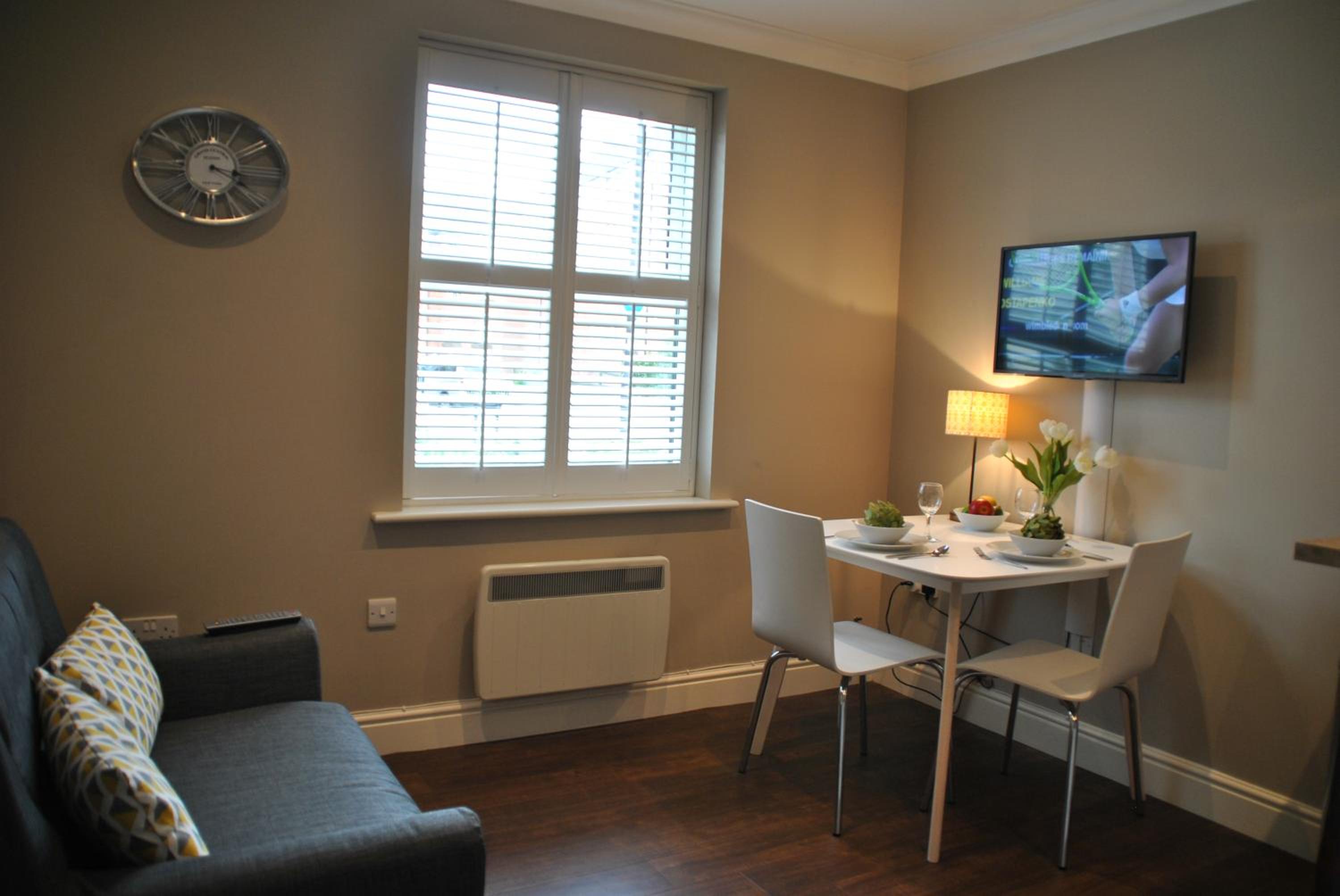 Lord Raglan House One Bedroom with Parking