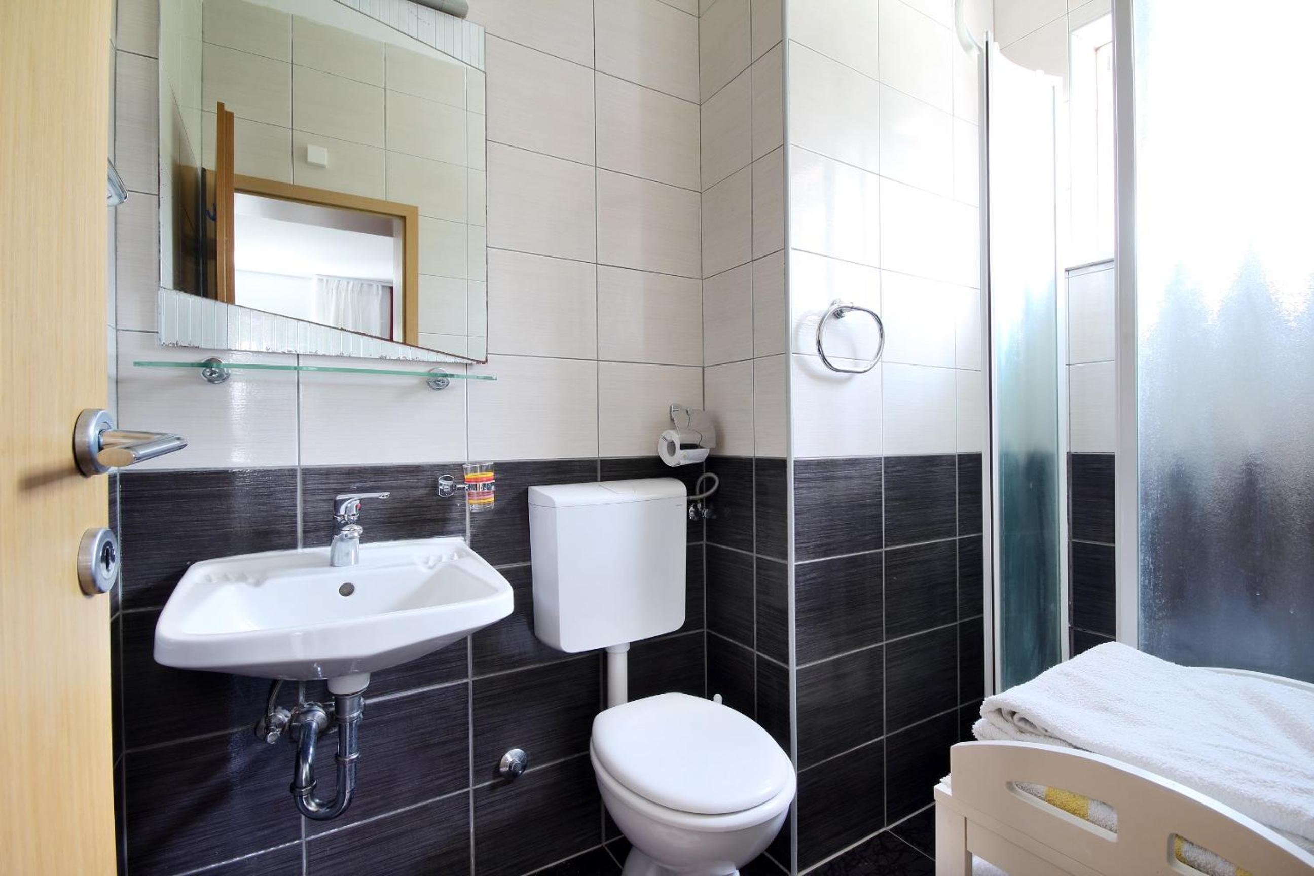 Vukosav Family Apartments and Rooms