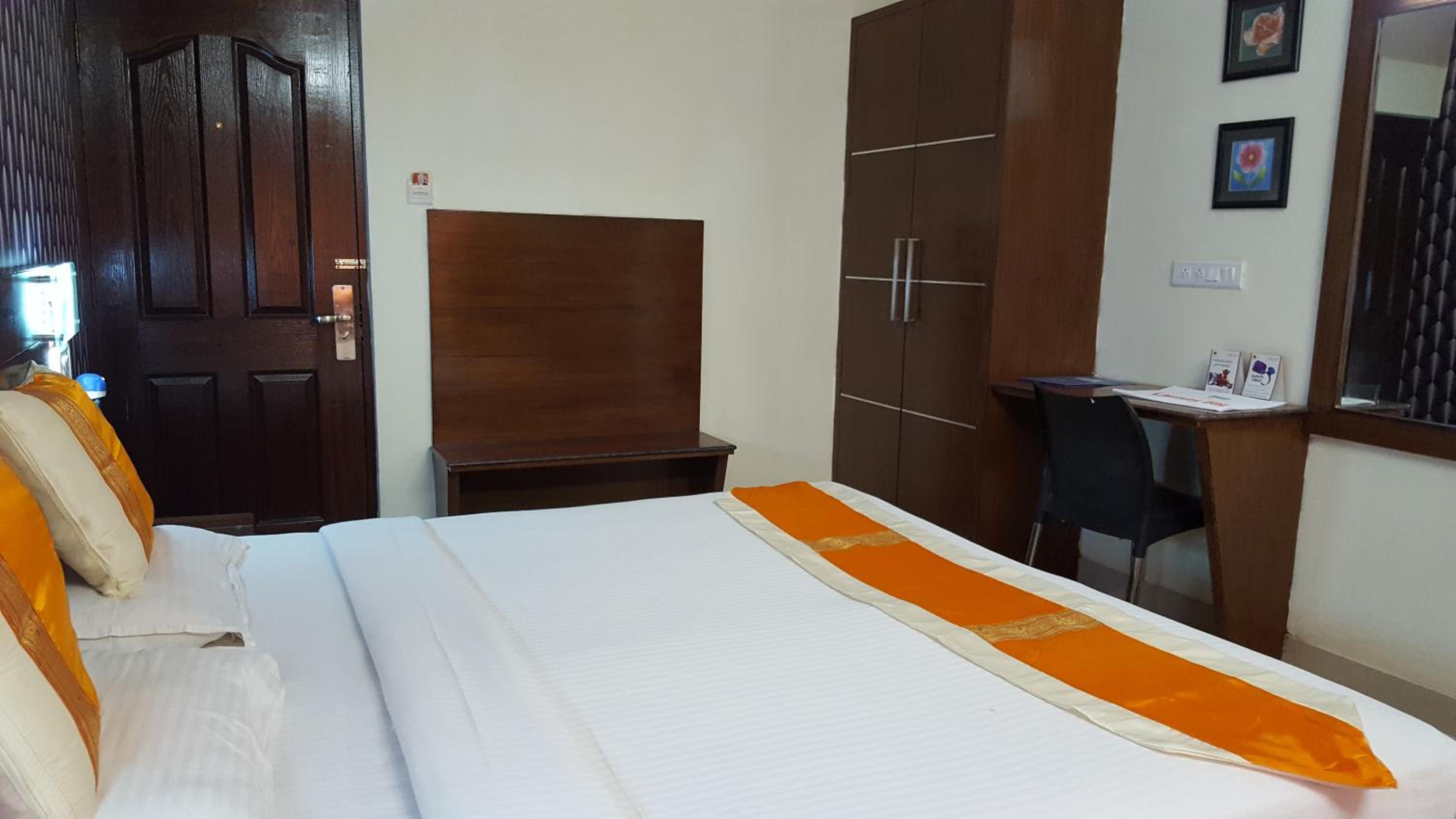 Maple Suites