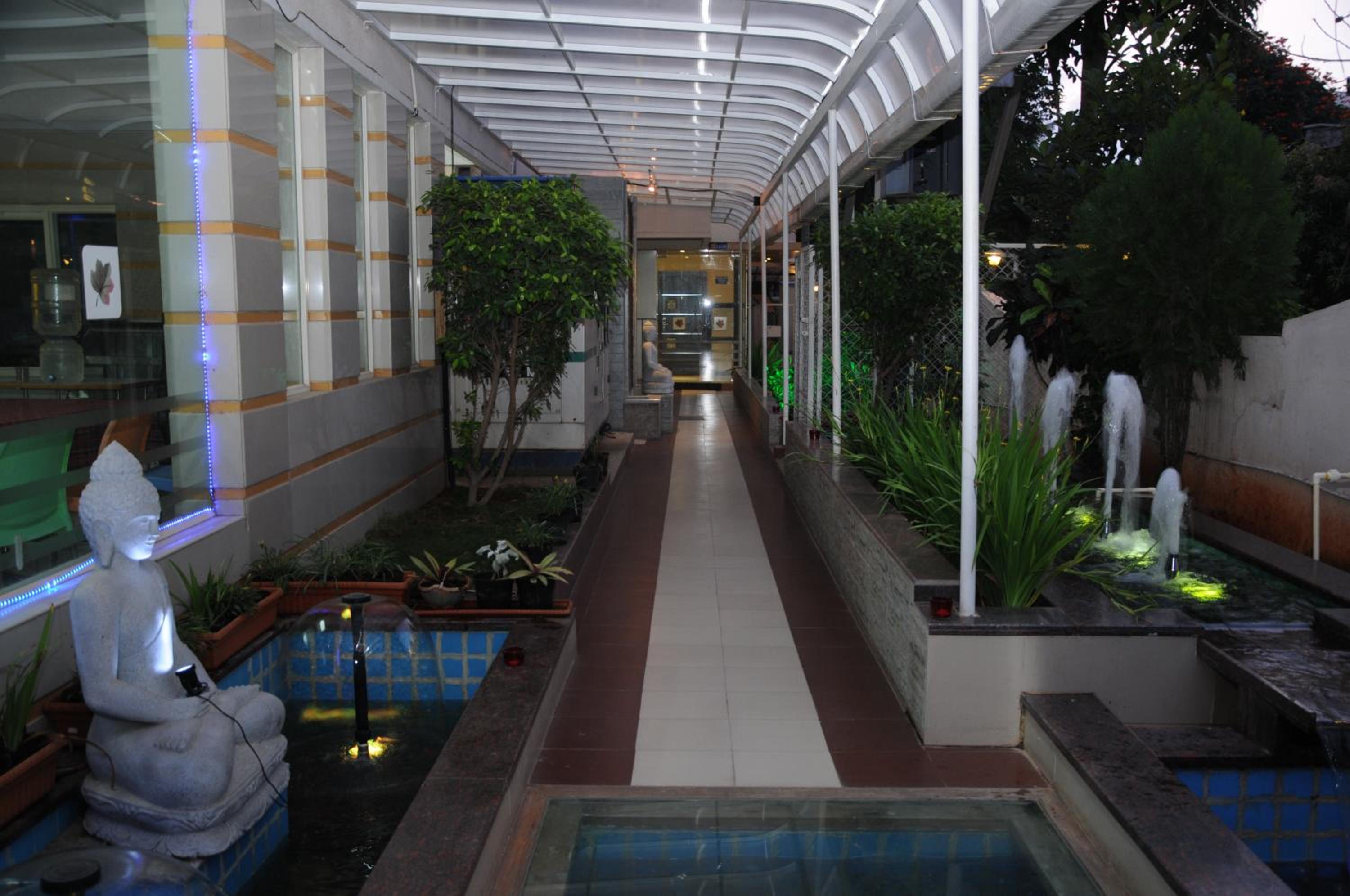 Maple Suites
