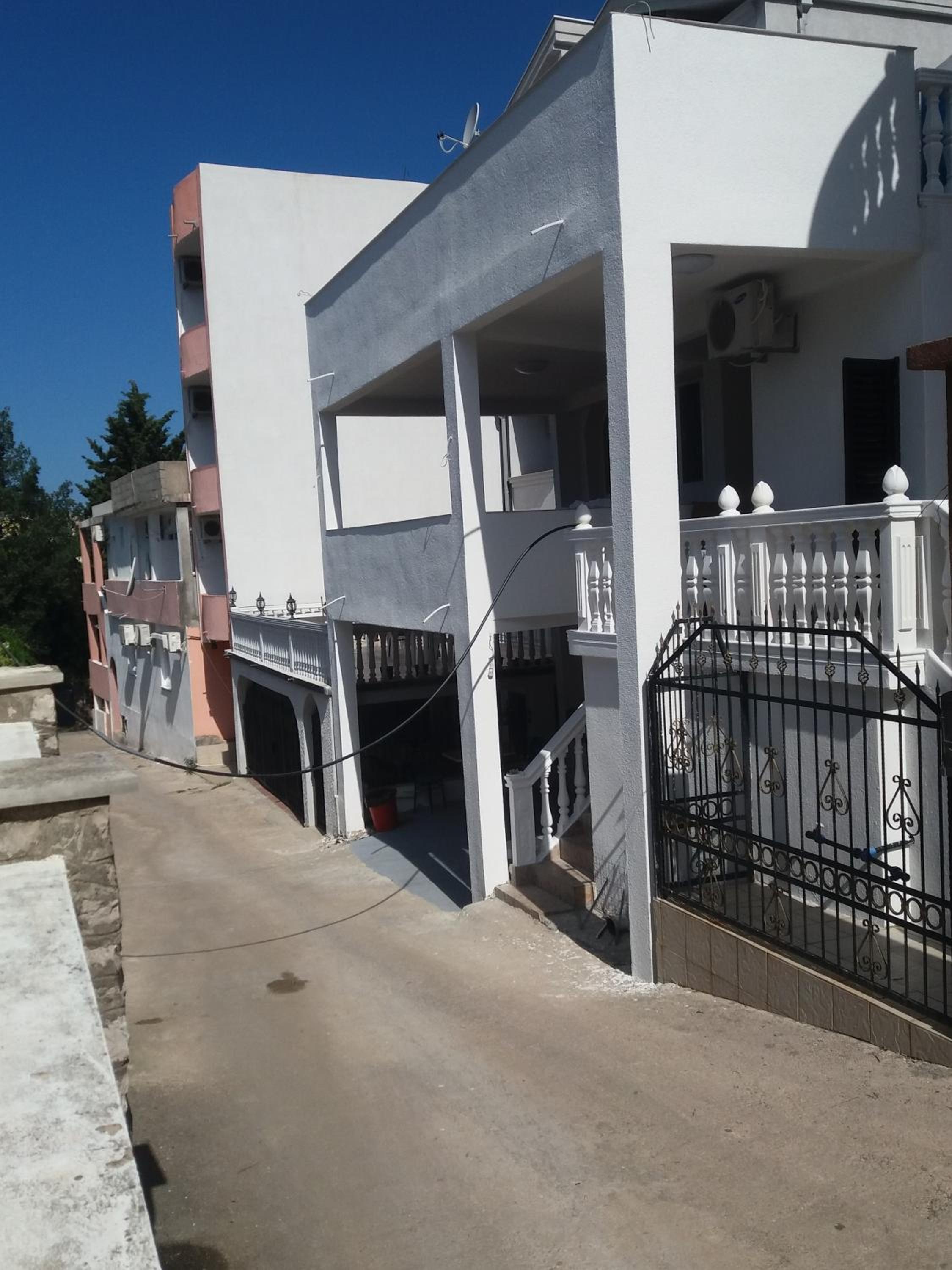 Guesthouse Ada
