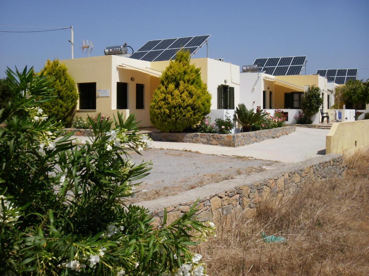 Rousolakos Pool Apartments