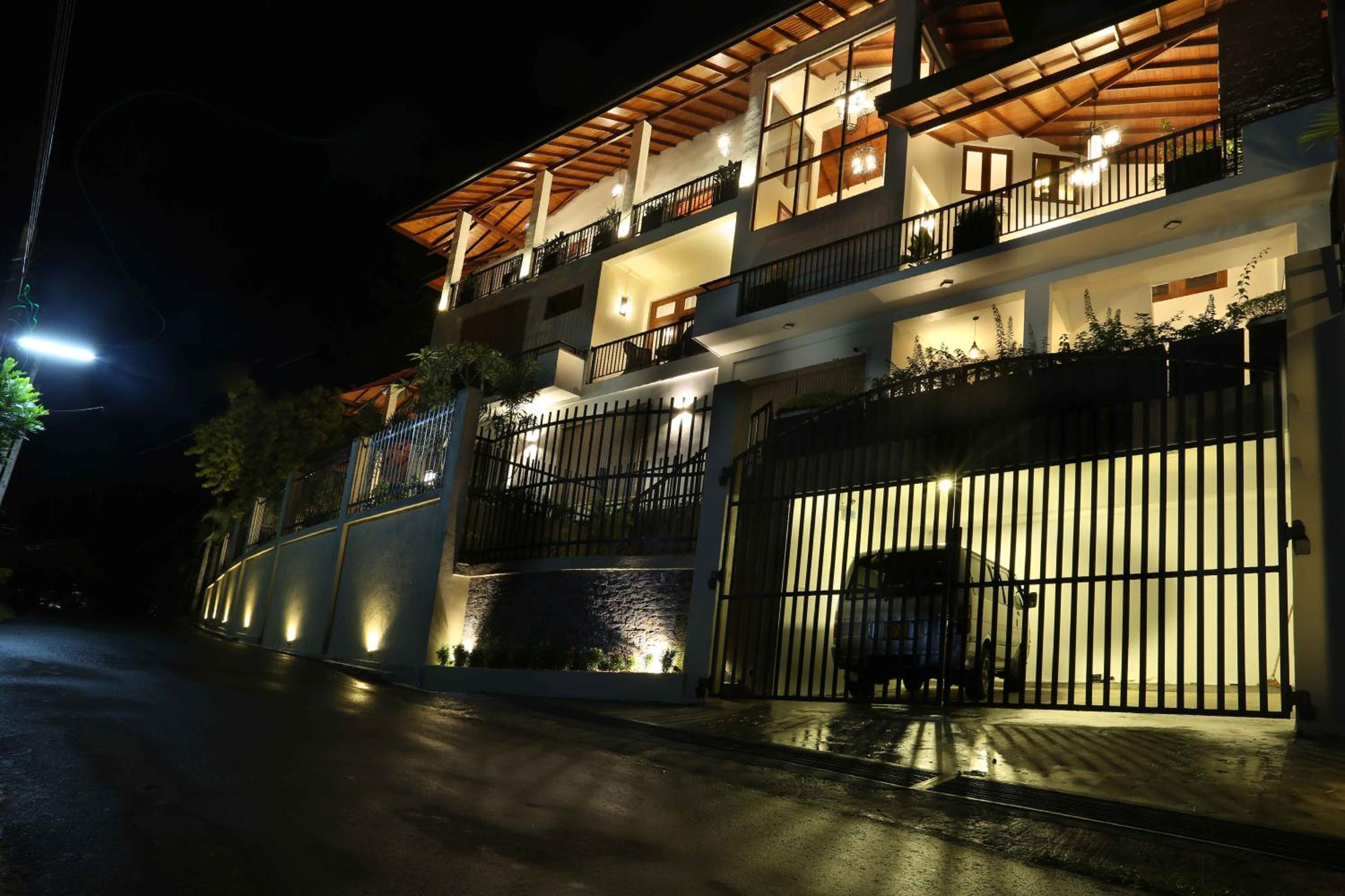 Rivora Residence