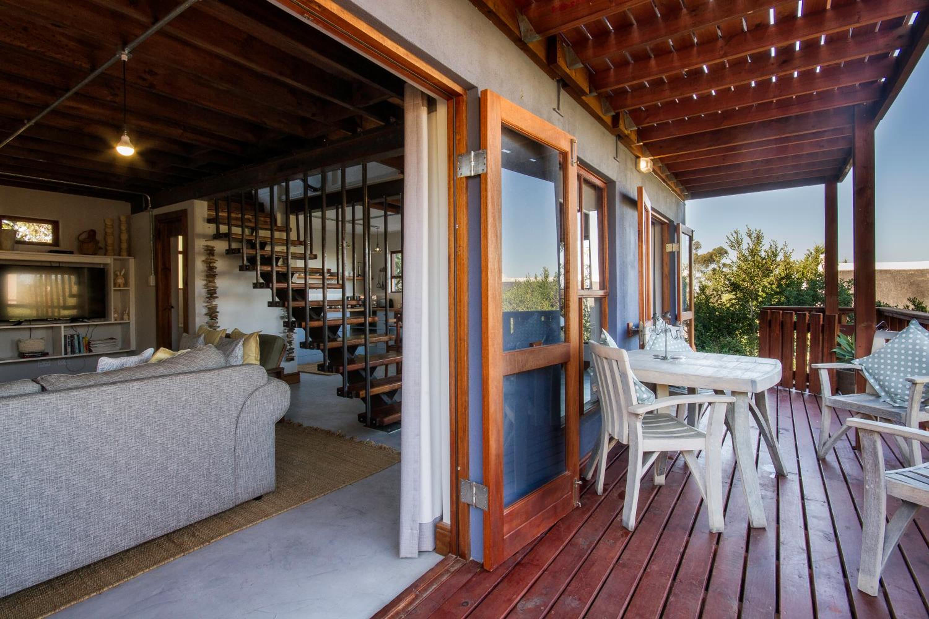A Hilltop Country Retreat