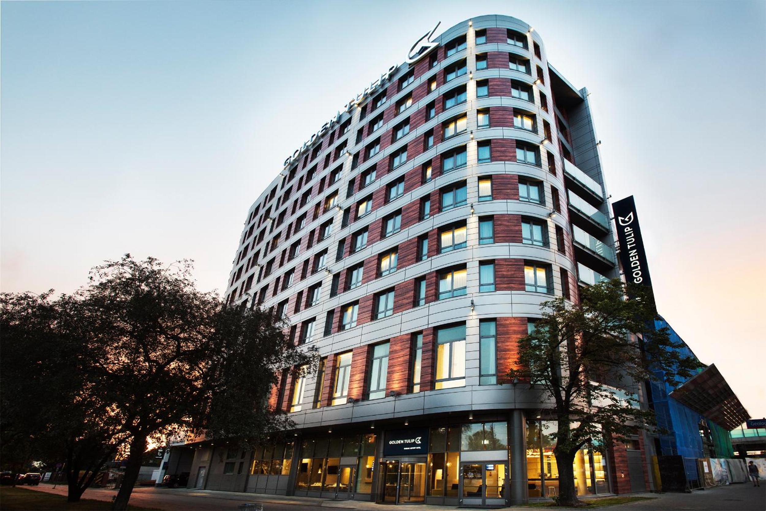 Hotel Golden Tulip Warsaw Airport - Image 1