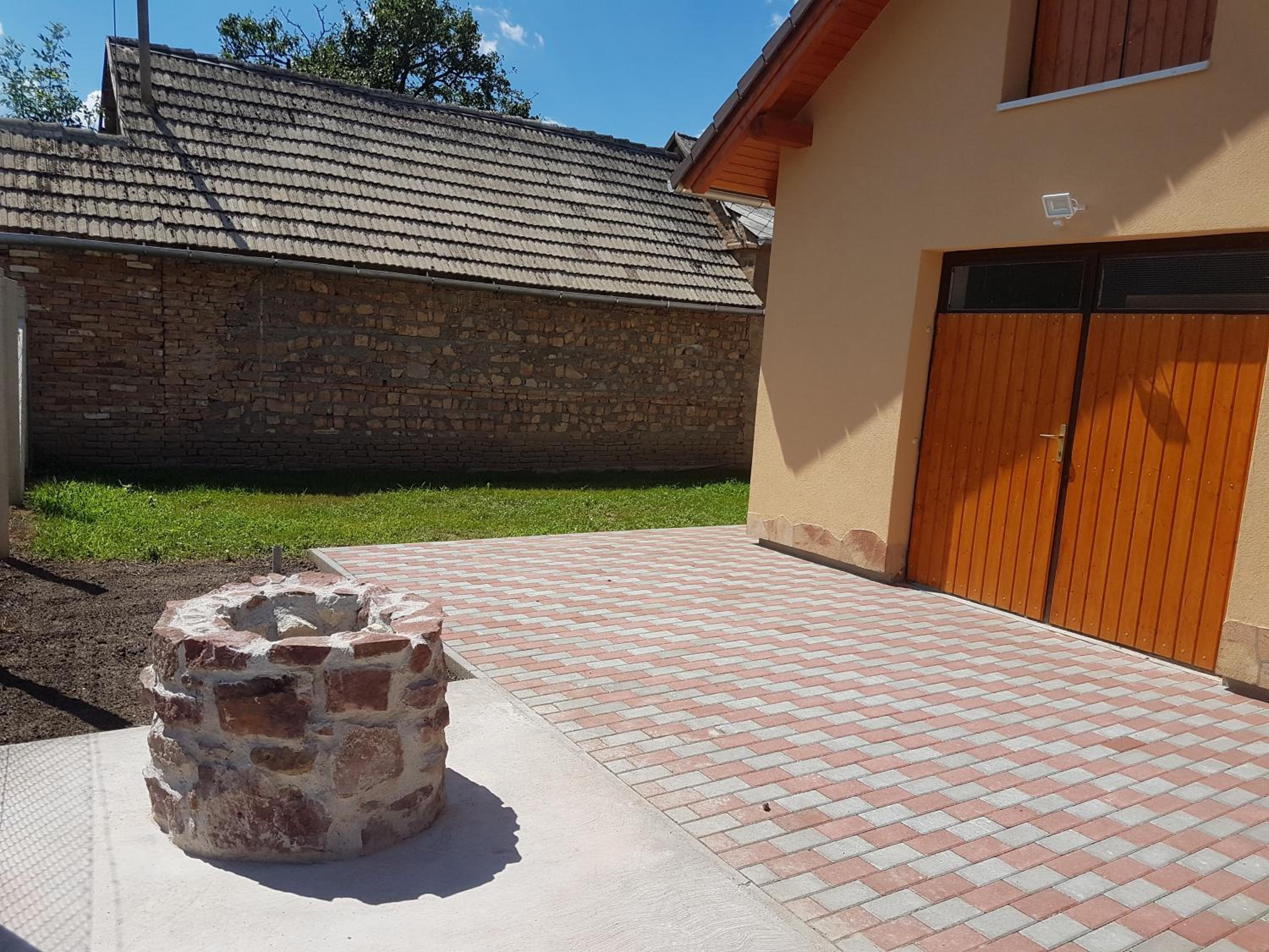 Photo 6