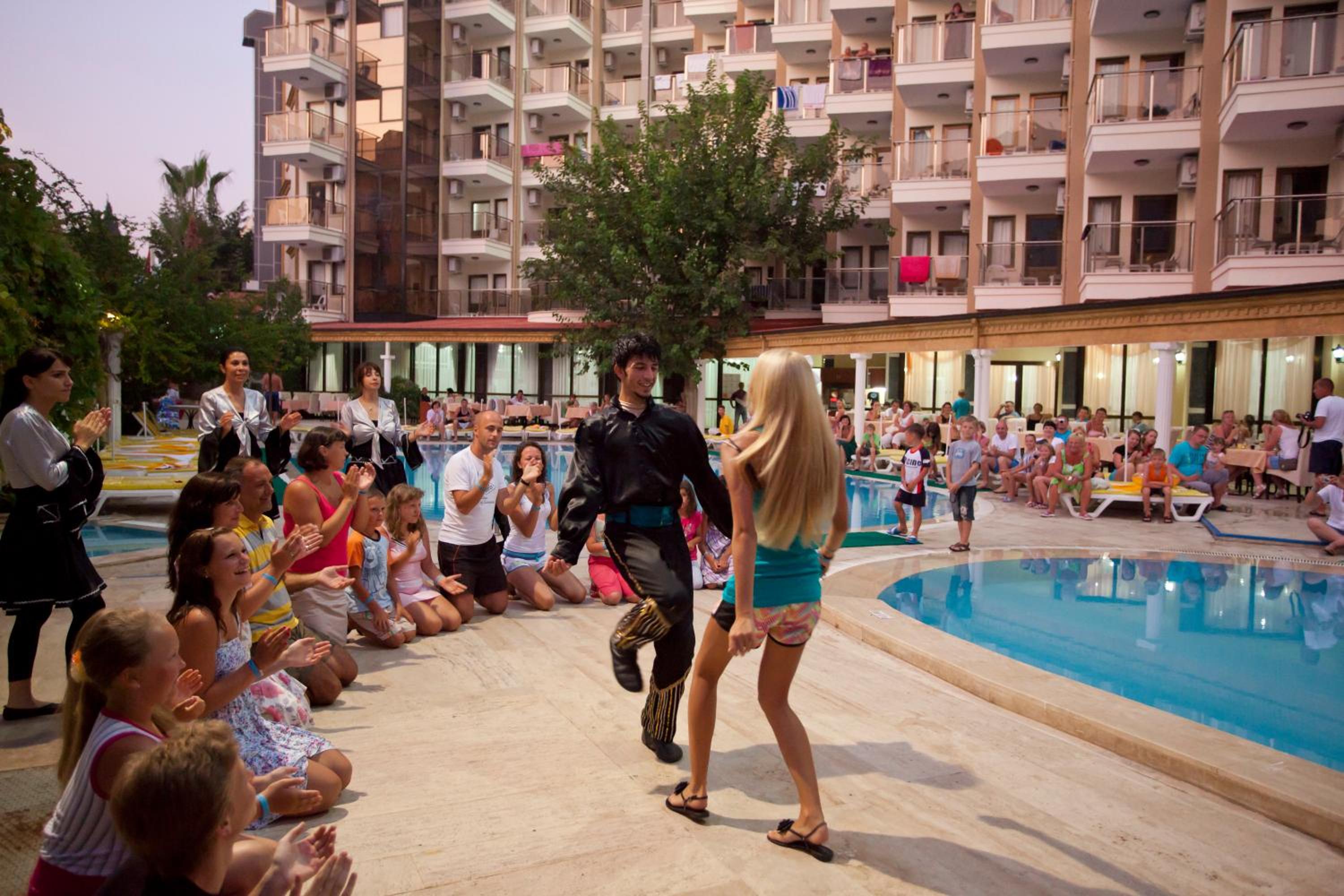 Monte Carlo Hotel - Image 25
