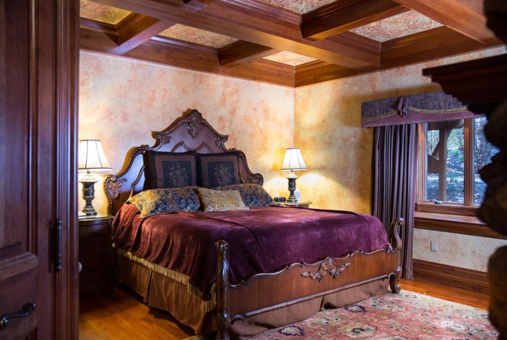 Landoll's Mohican Castle