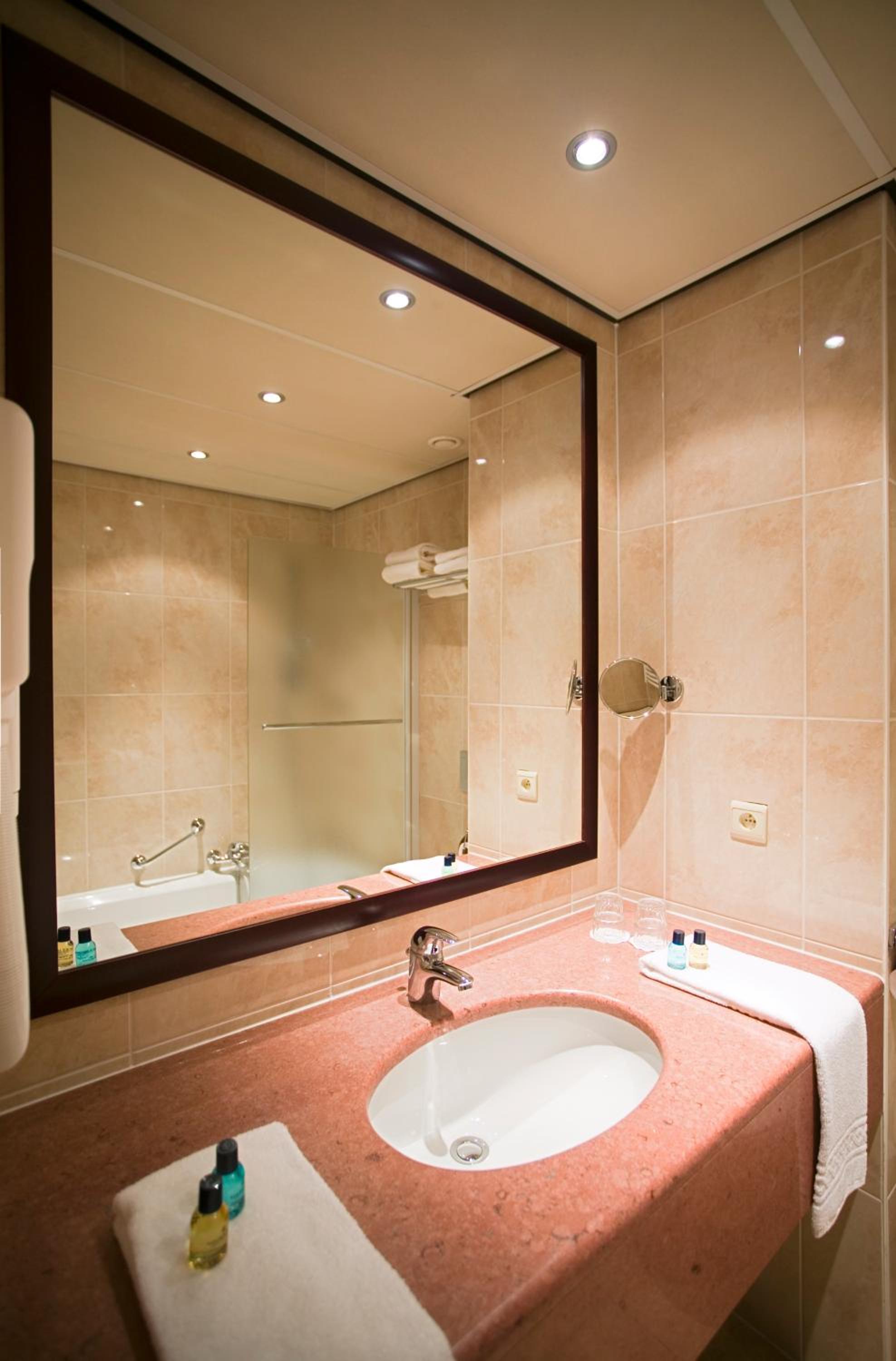 Bruges Vacations - Golden Tulip Hotel de' Medici - Property Image 14