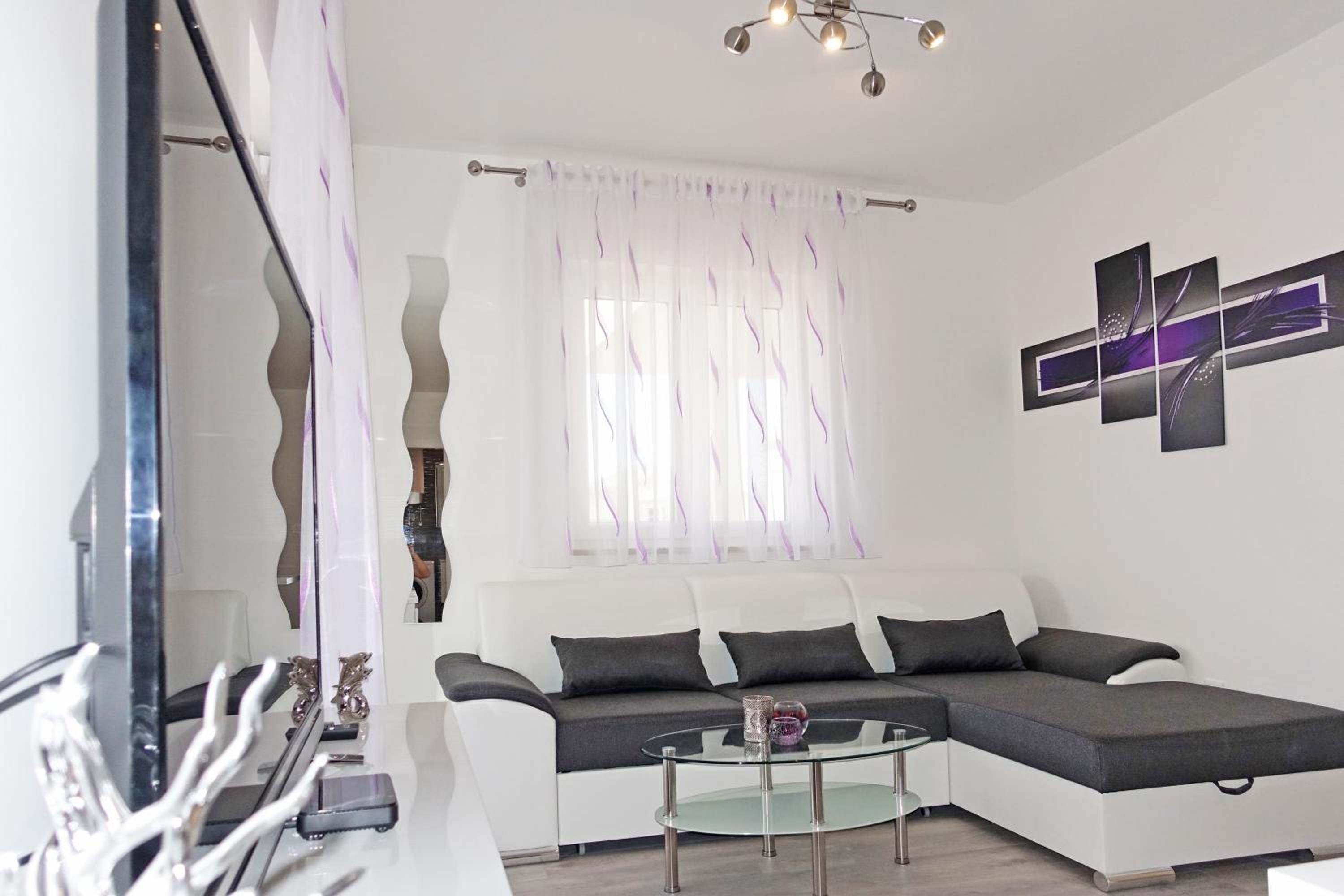 New and modern apartment Karavona Bol view 5