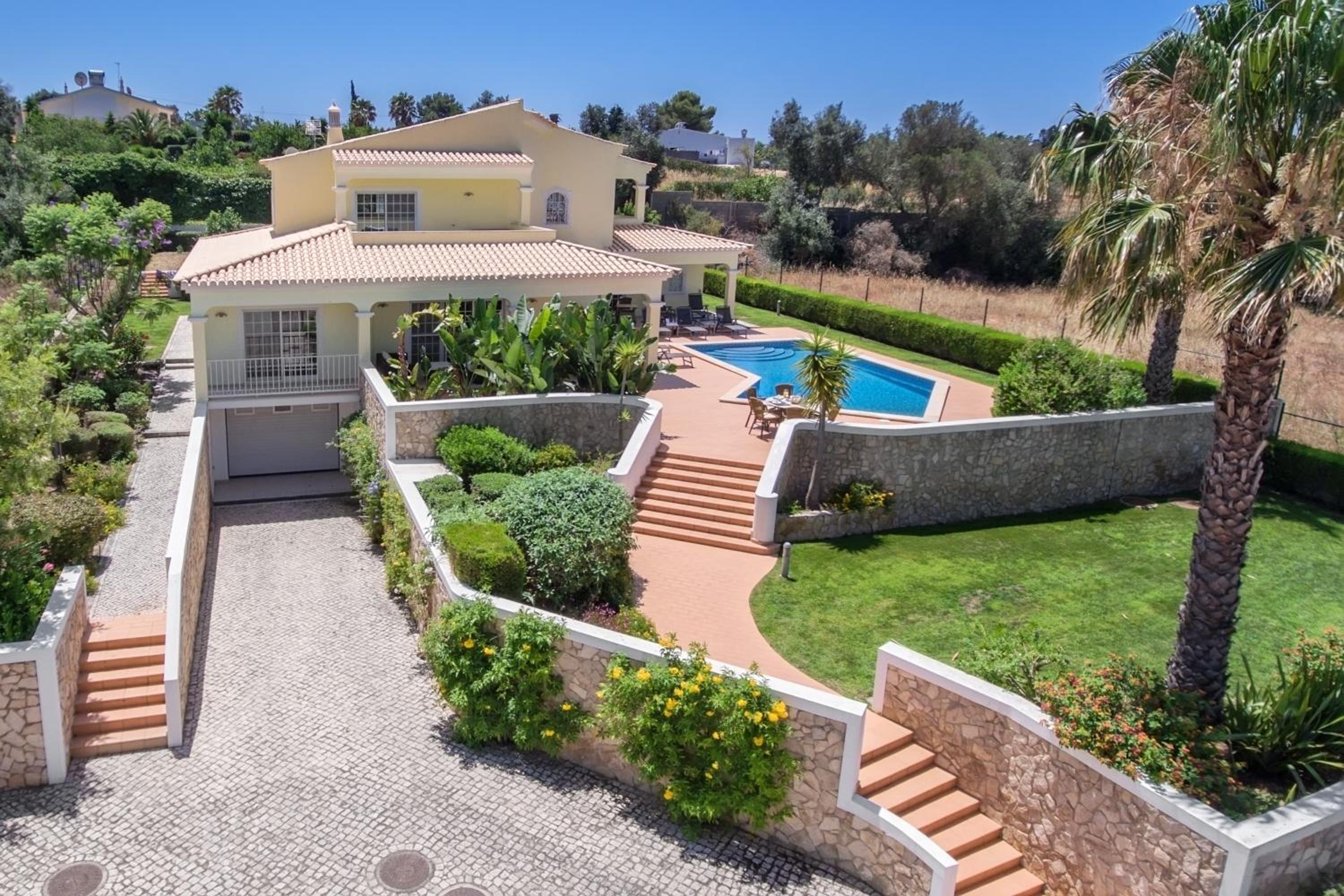 Villa Amarela view 2