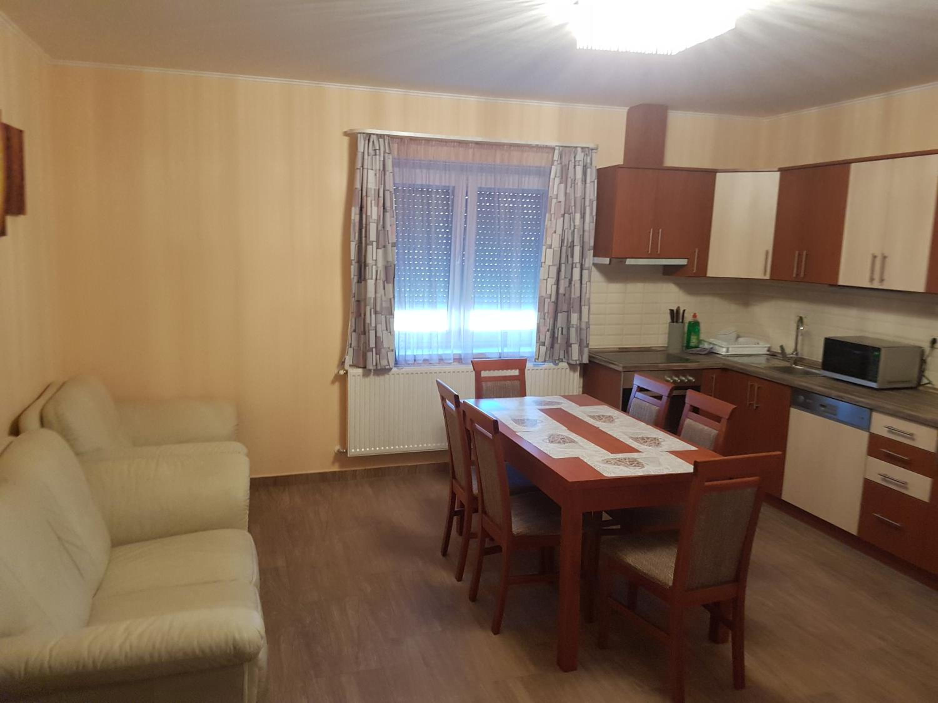 Dzsigoló Apartment view 3