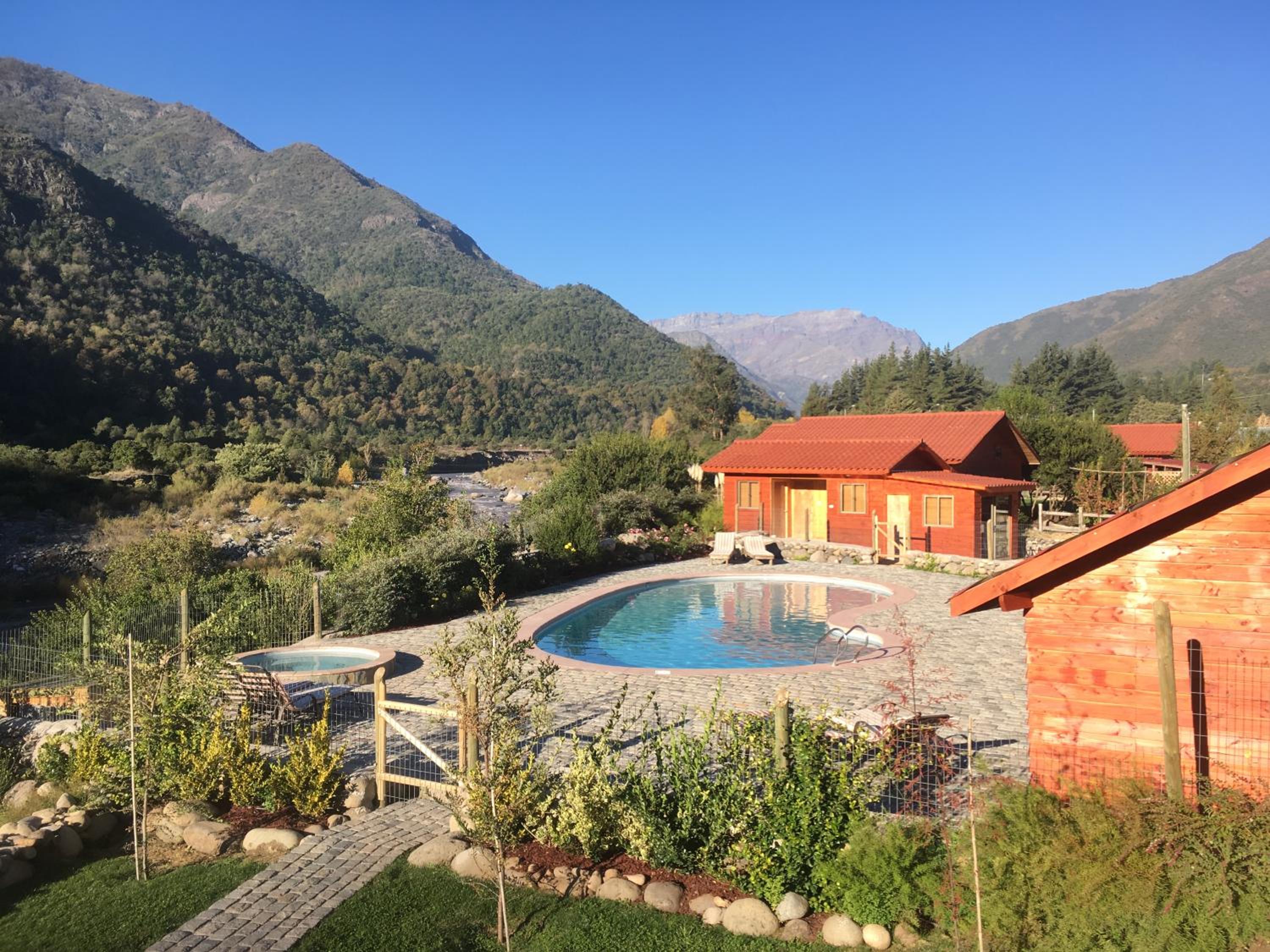 Los Quenes River Lodge