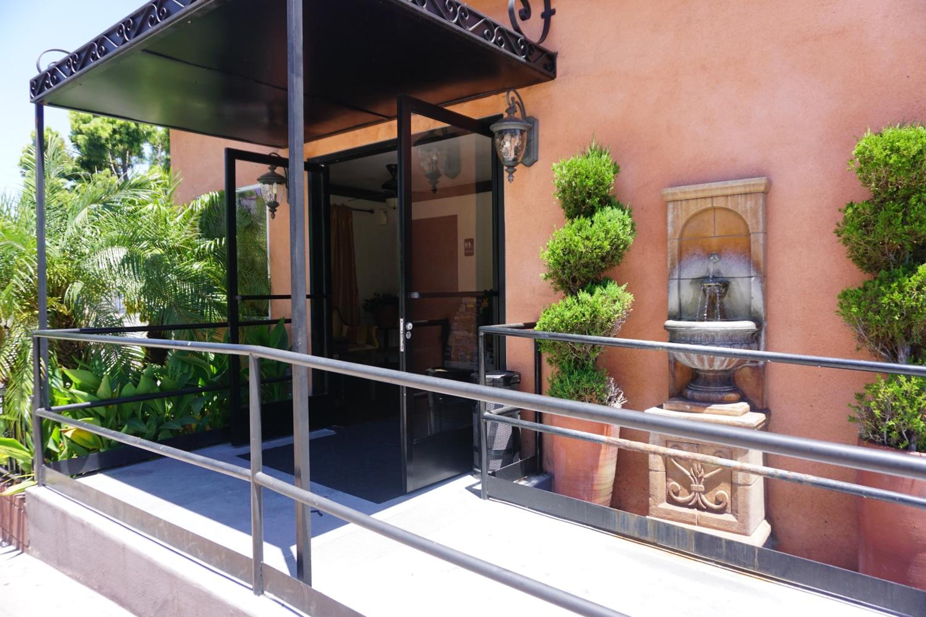 Casa Bella Inn Downtown LA
