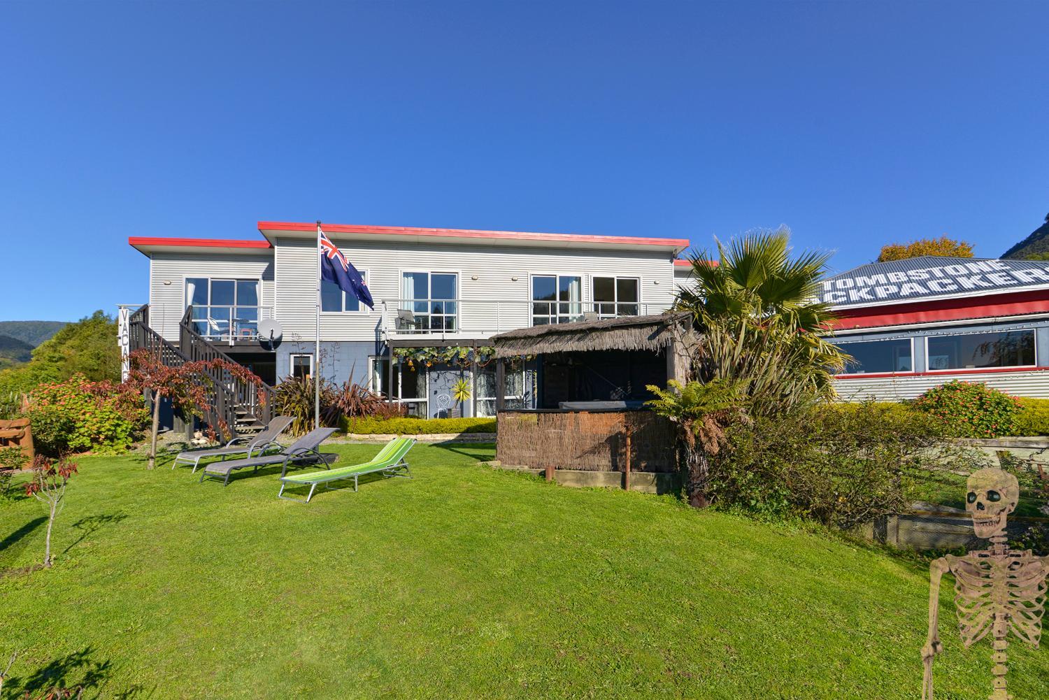 Tombstone Motel, Lodge & Backpackers
