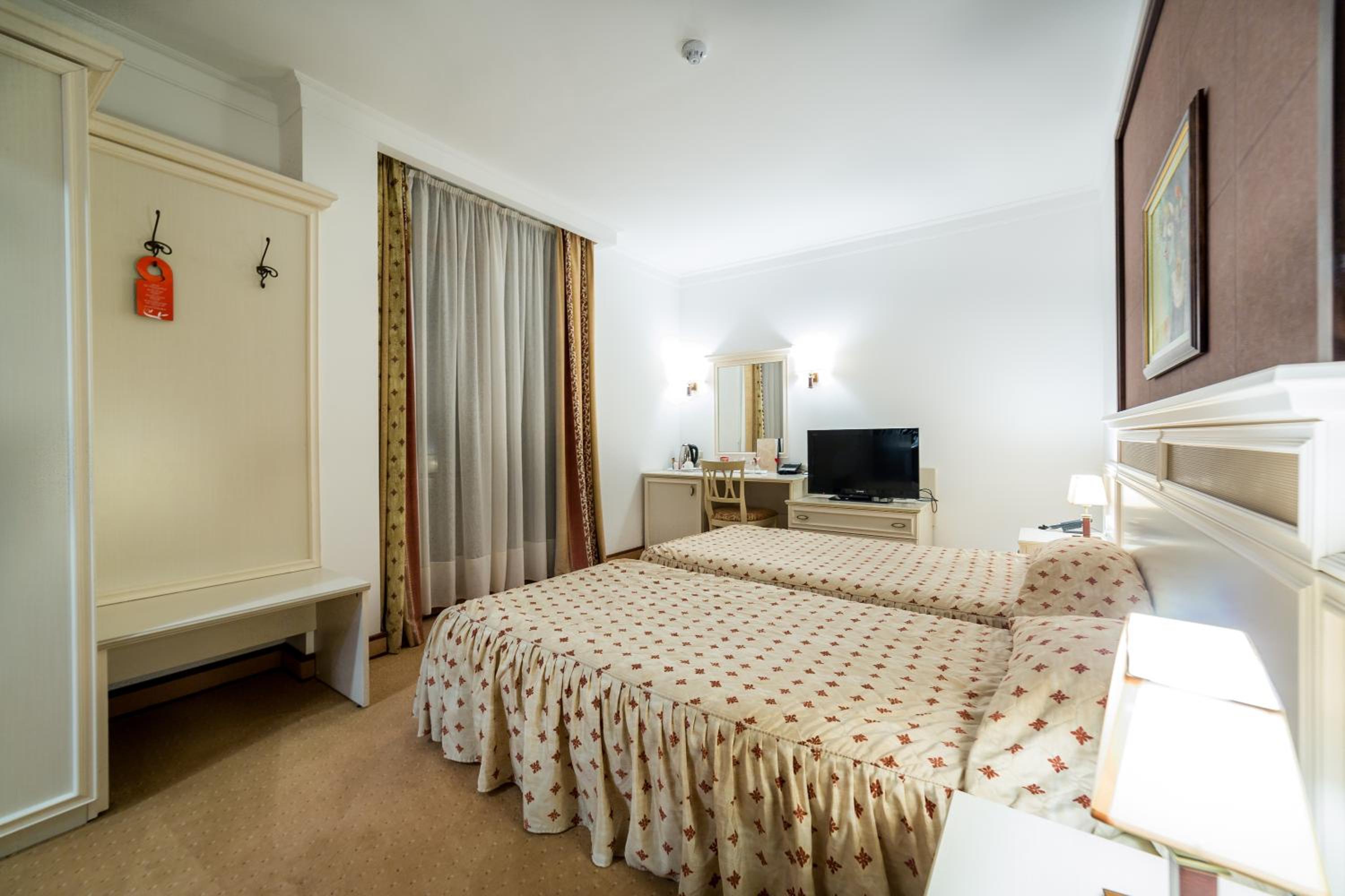 Helena VIP Villas and Suites - Half Board