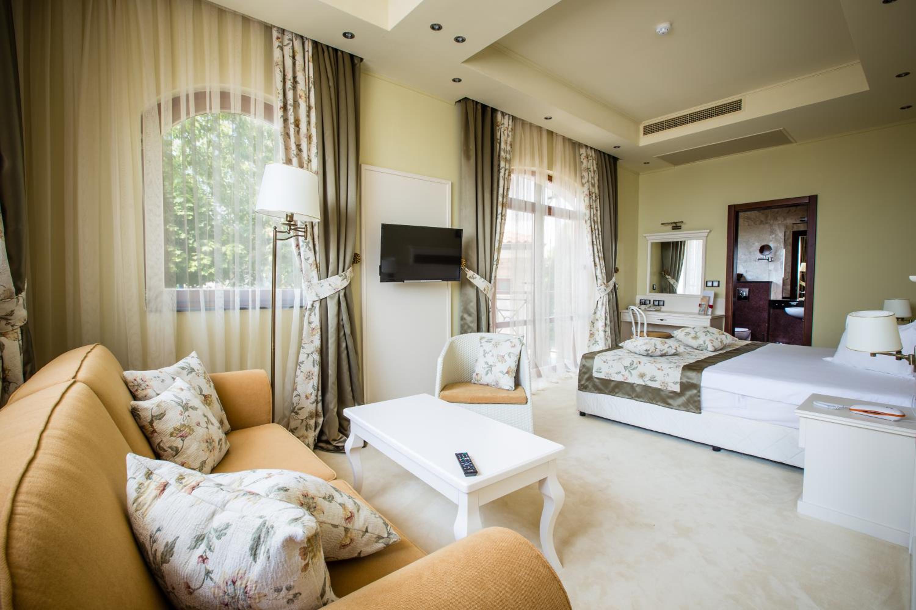 Helena VIP Villas and Suites - Half Board