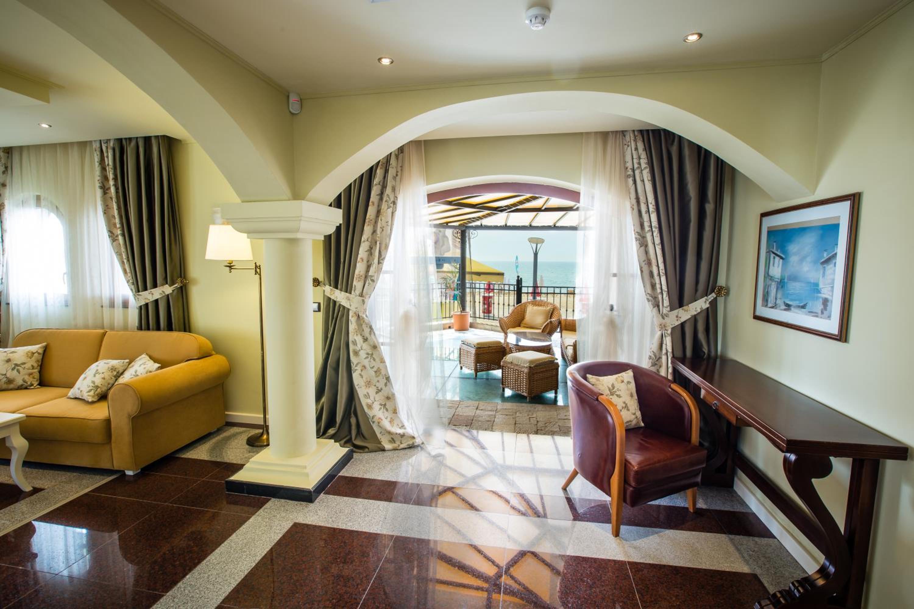 Helena VIP Villas and Suites - Half Board