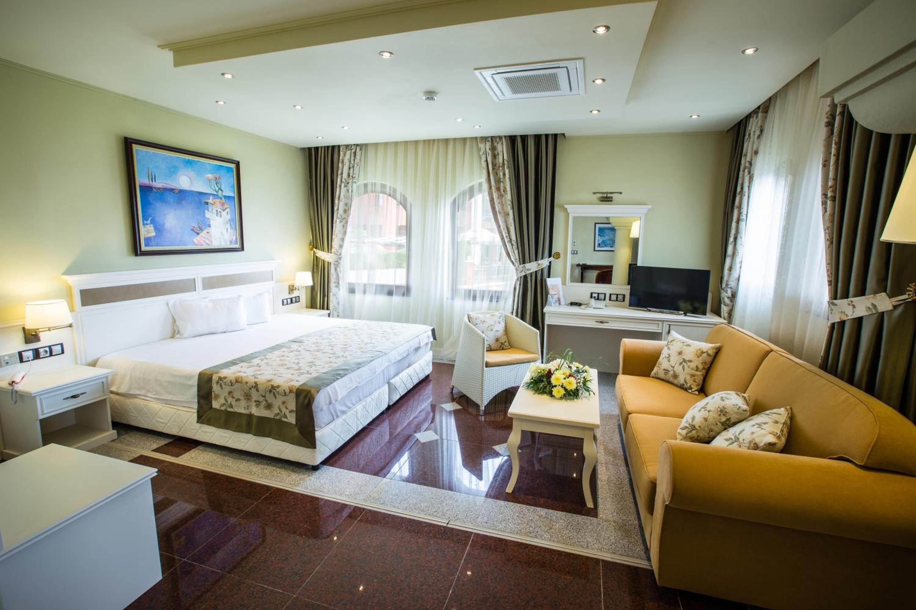 Helena VIP Villas and Suites - Half Board