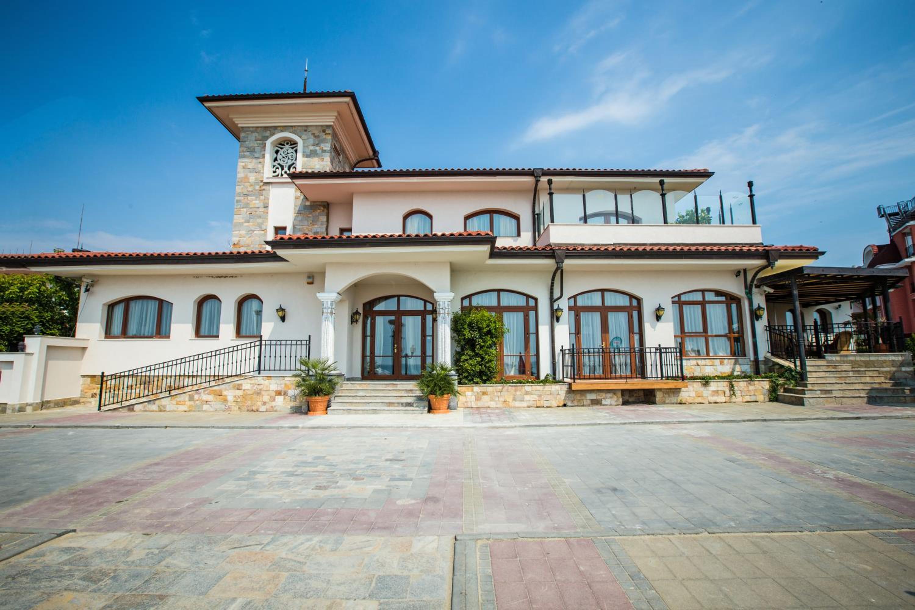 Helena VIP Villas and Suites - Half Board