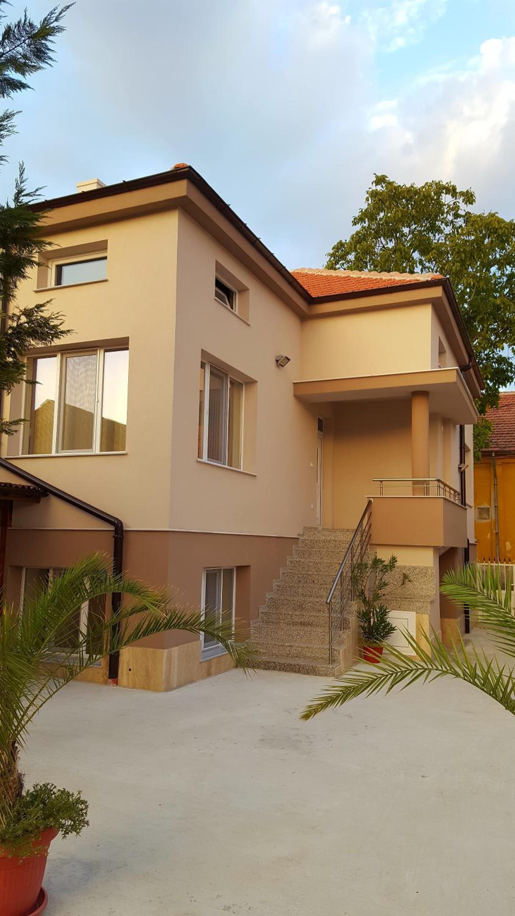 Villa Ros Guest House