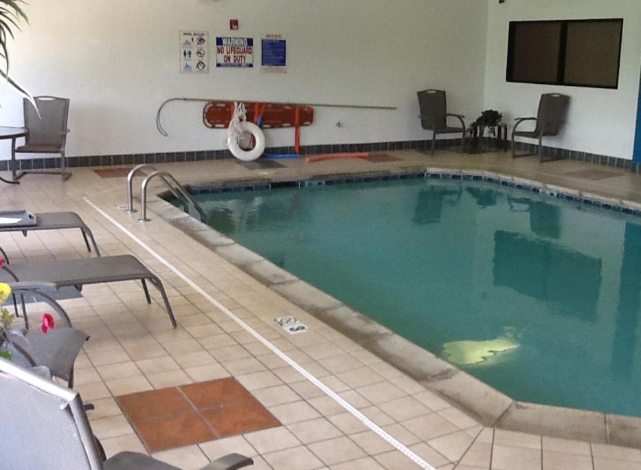 Ramada by Wyndham Catlettsburg Ashland view 3