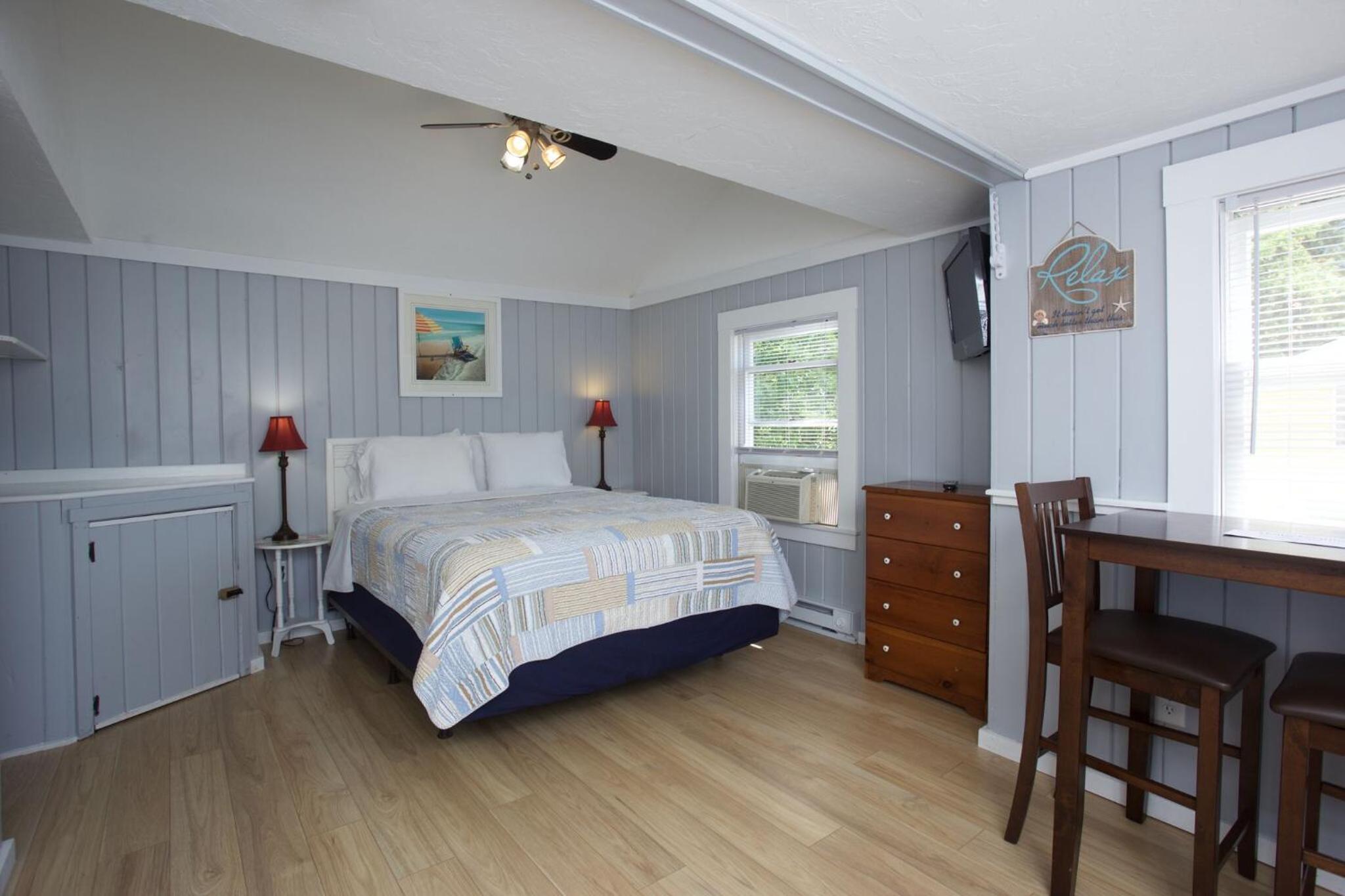 Drake's Island Resort Cottages - Property Image 12