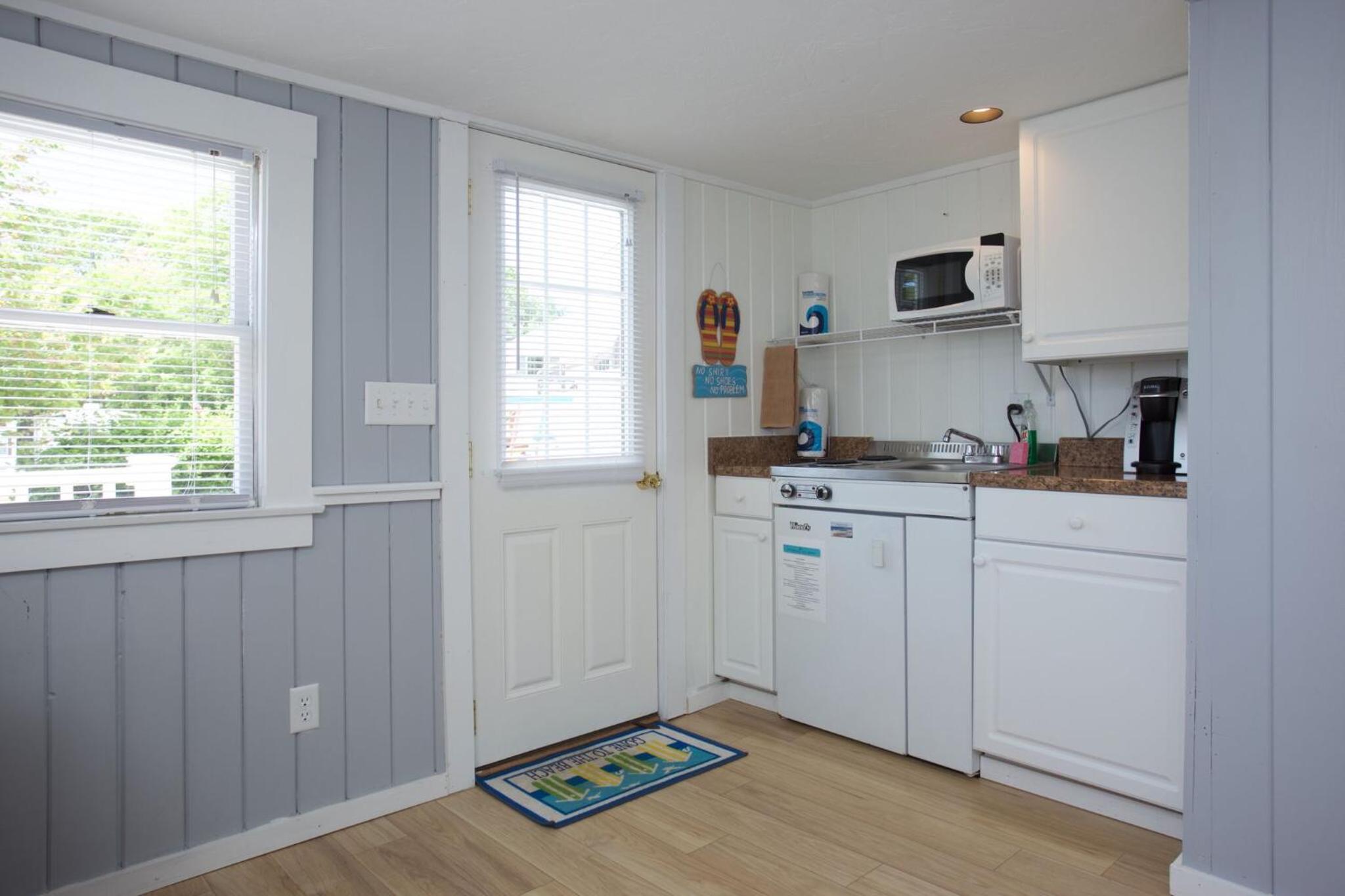 Drake's Island Resort Cottages - Property Image 11