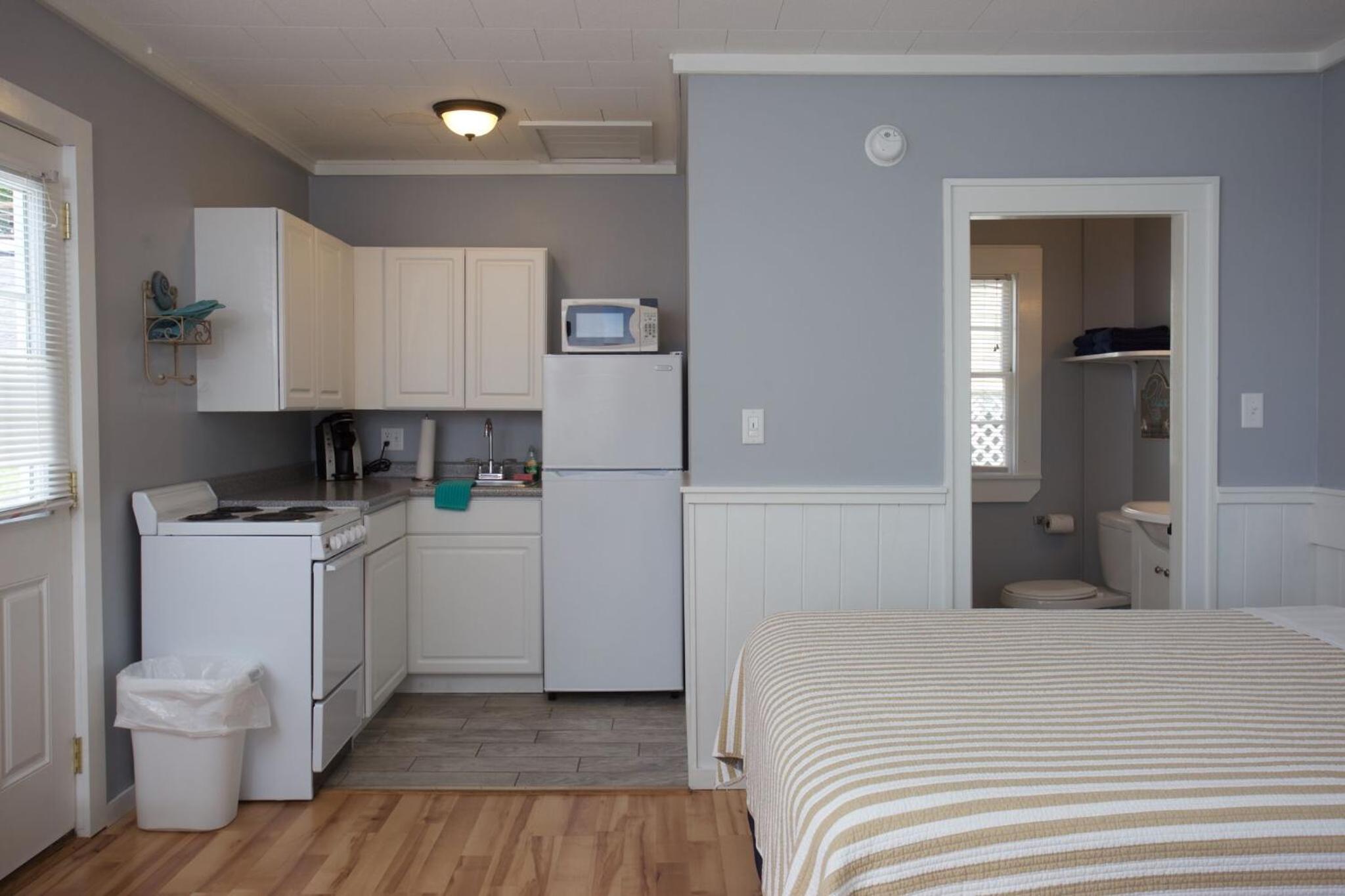 Drake's Island Resort Cottages - Property Image 14