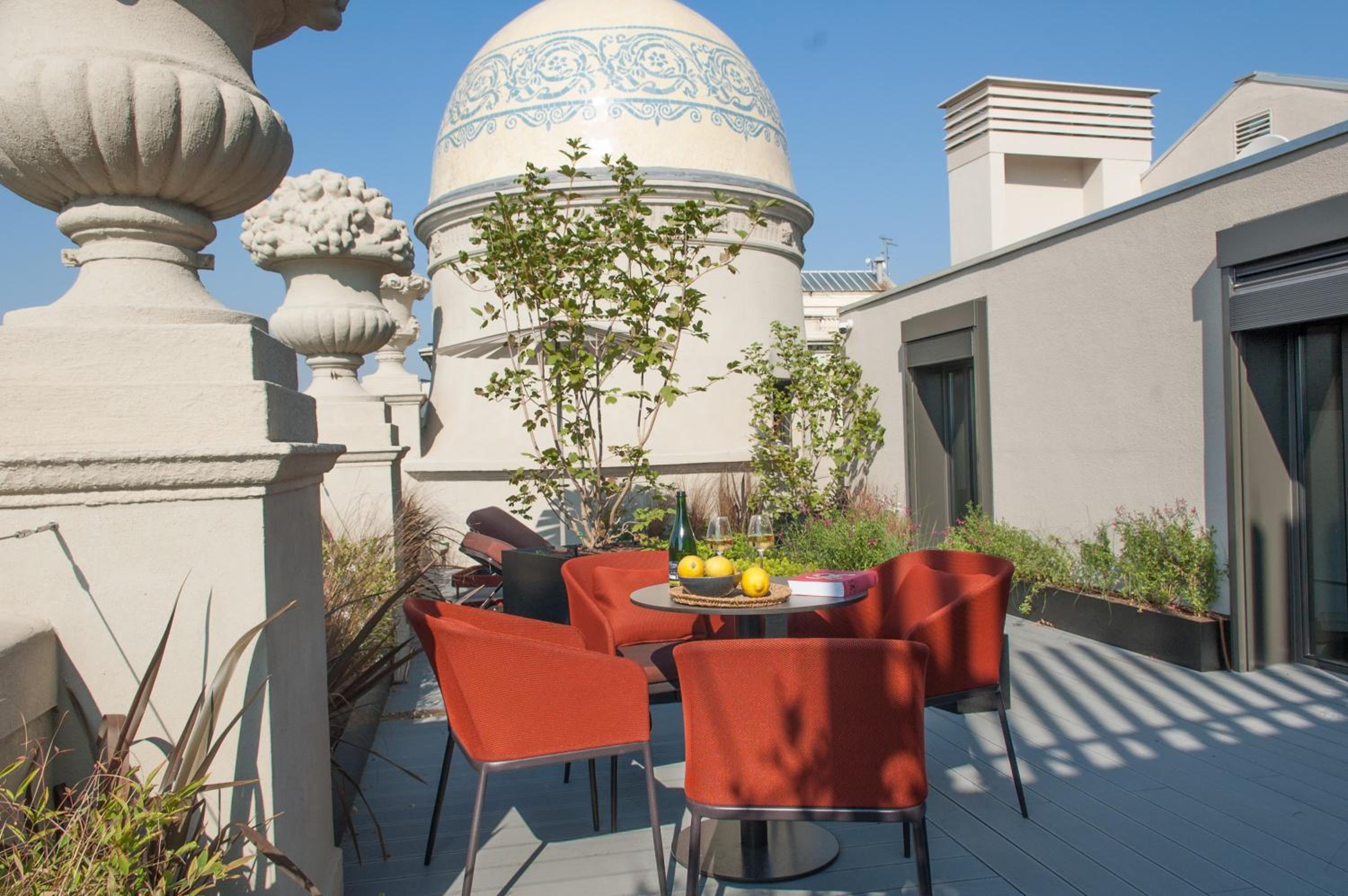 Casagrand Luxury Apartments Barcelona