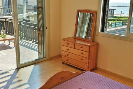 Larnaka Beach House 3