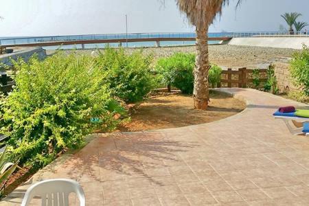 Larnaka Beach House 3