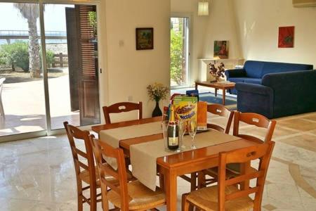 Larnaka Beach House 3