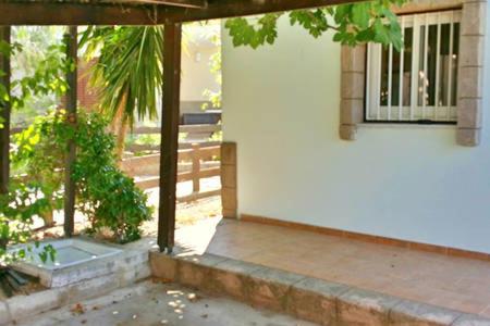 Larnaka Beach House 3