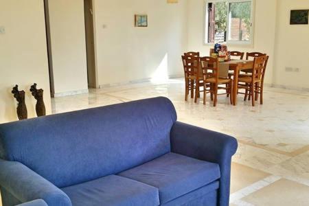 Larnaka Beach House 3