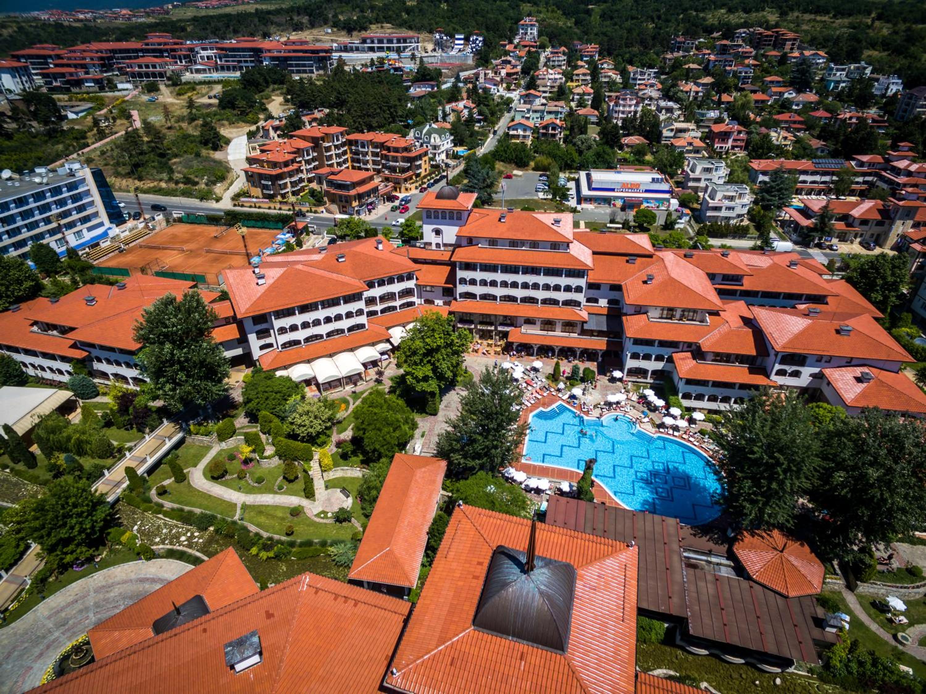 Helena Park - Ultra All Inclusive
